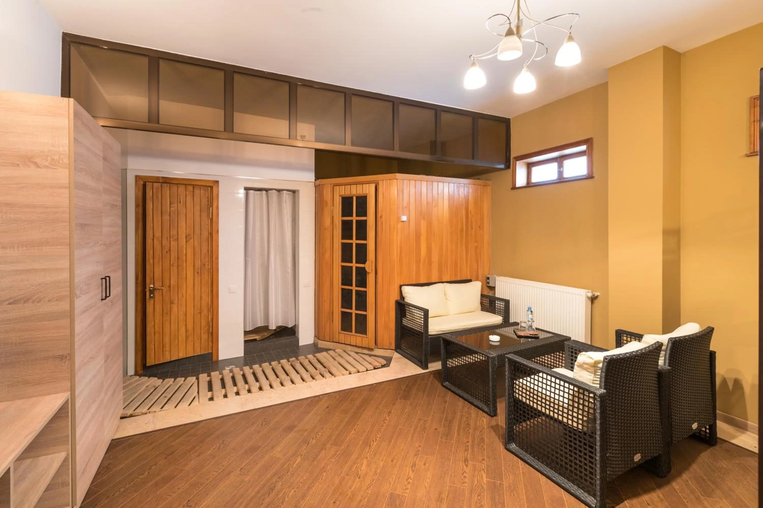 Massage in Alliance Hotel