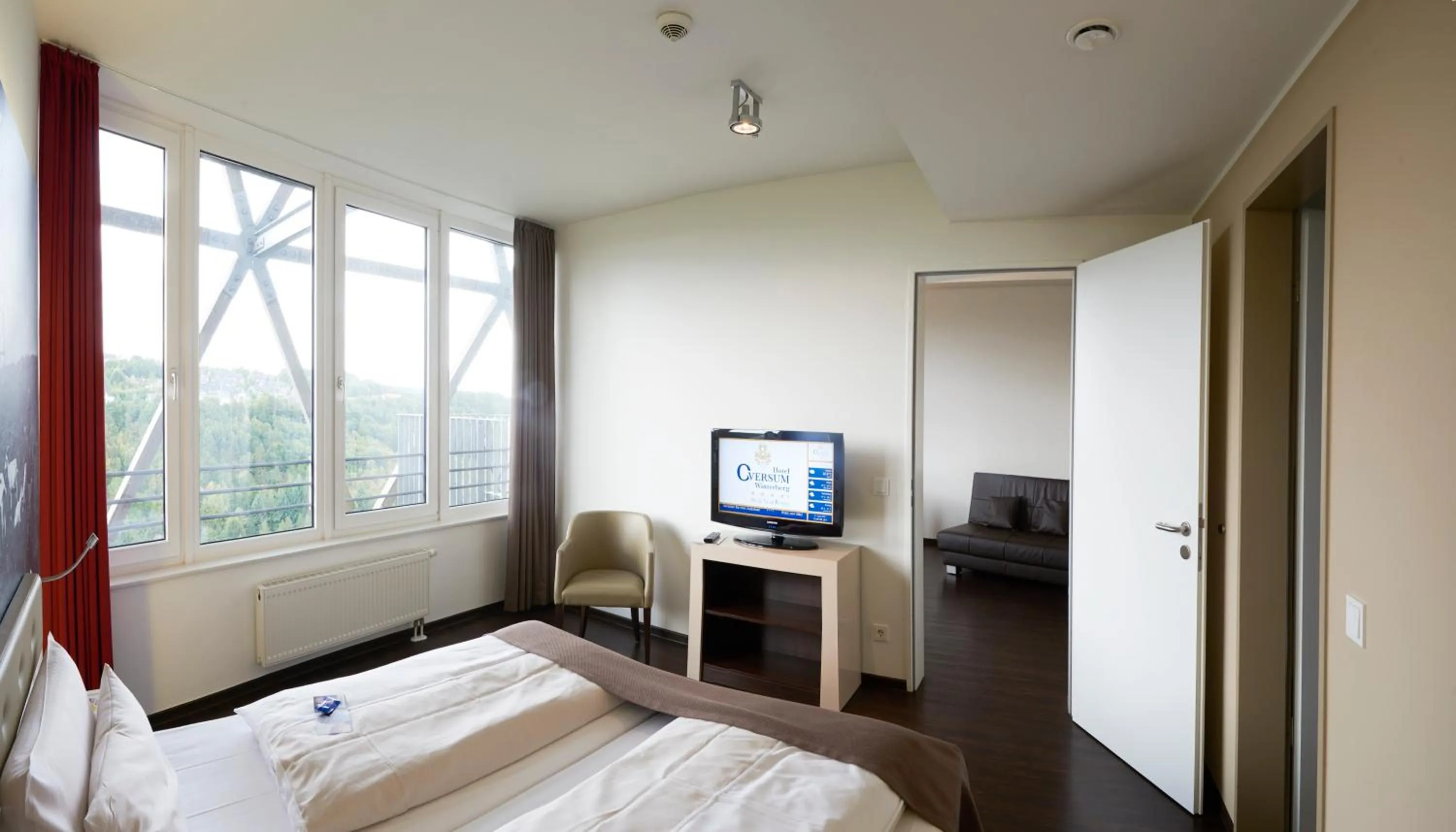 Photo of the whole room, Bed in Hotel Oversum Winterberg Ski- und Vital Resort