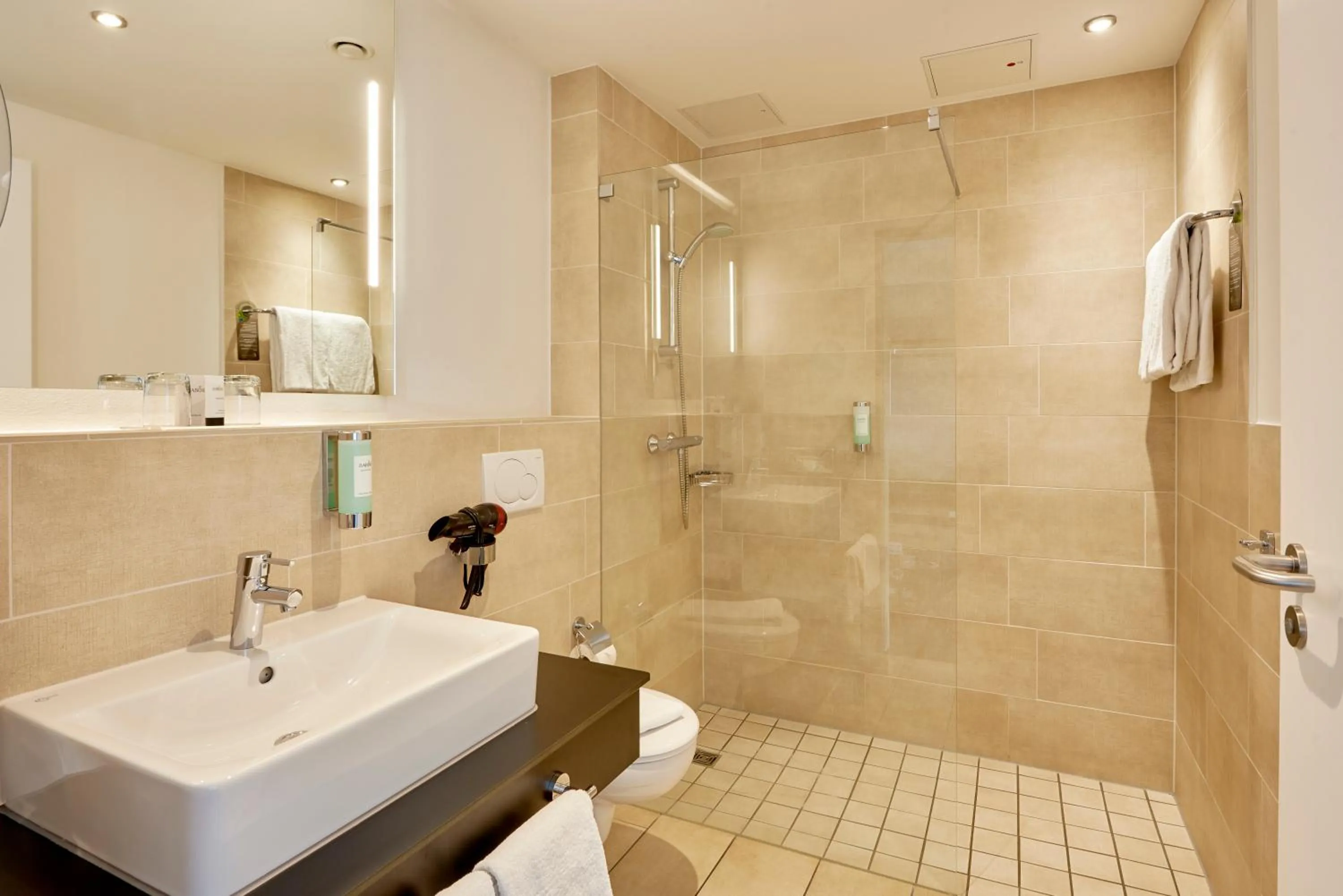 Shower in Hotel Oversum Winterberg Ski- und Vital Resort