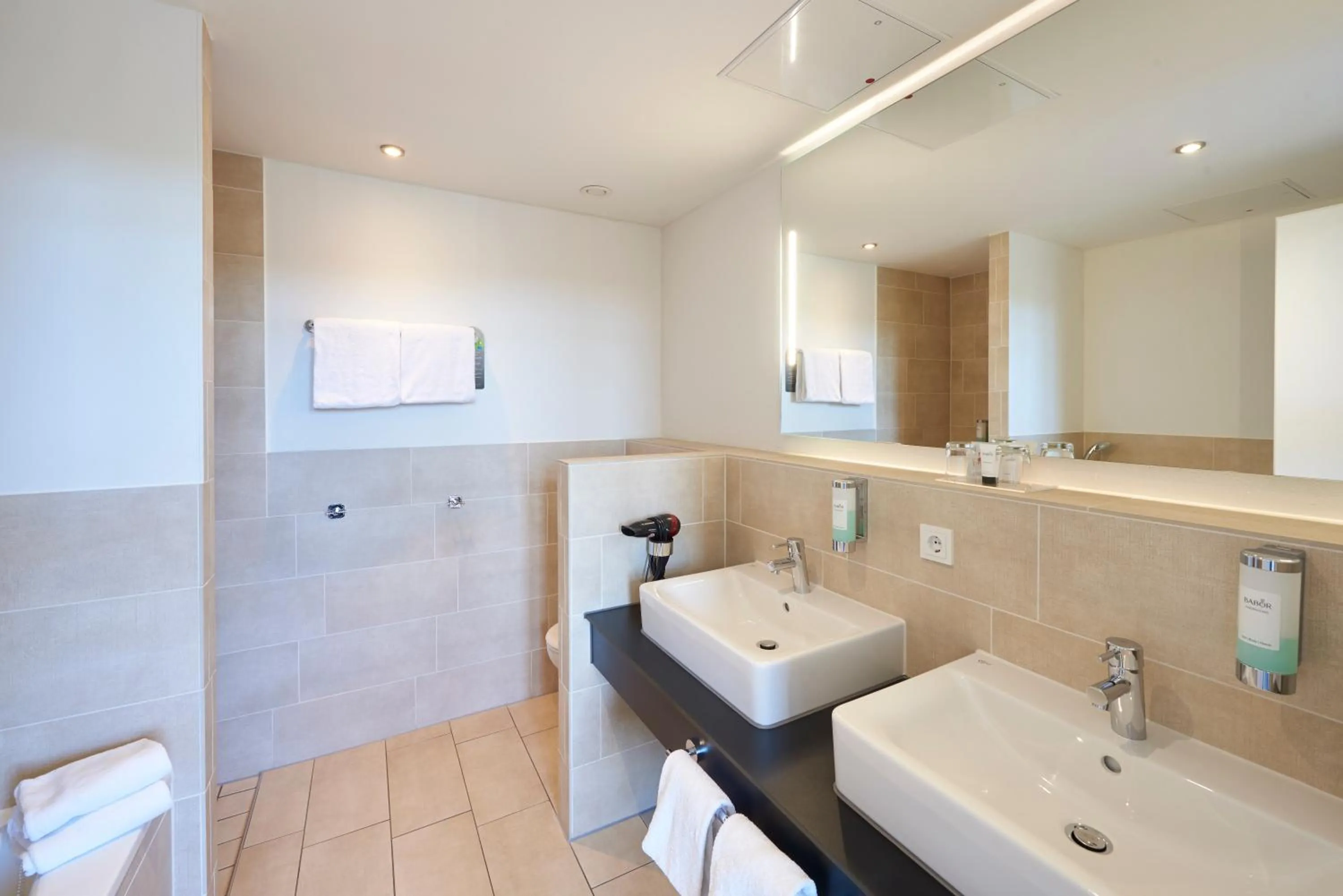 Bathroom in Hotel Oversum Winterberg Ski- und Vital Resort