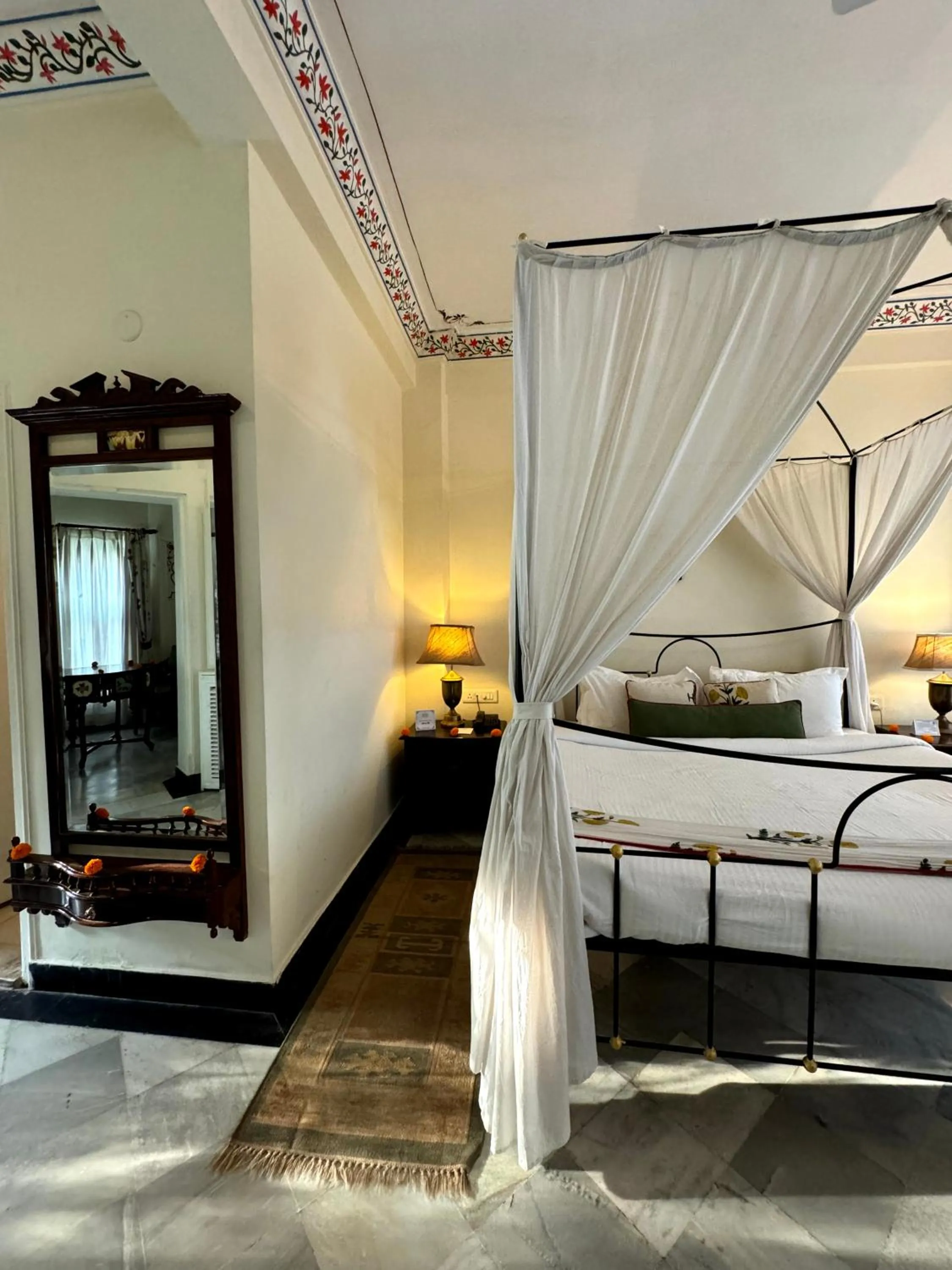 Bed in Hotel Udai Kothi