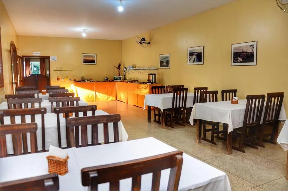 Restaurant/places to eat in Pousada Canto do Rio