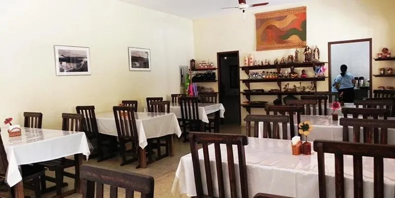 Restaurant/places to eat in Pousada Canto do Rio