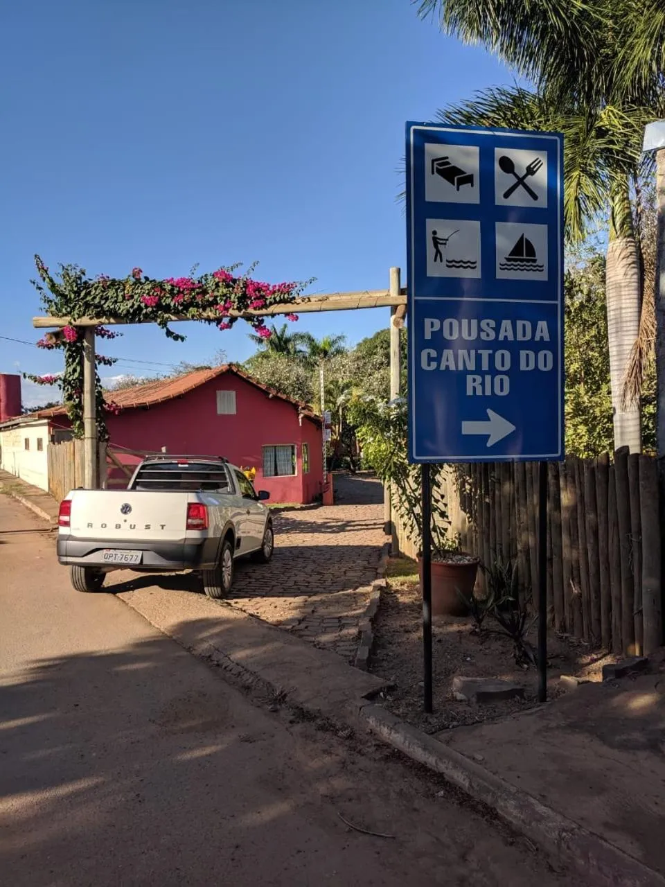 Property logo or sign in Pousada Canto do Rio