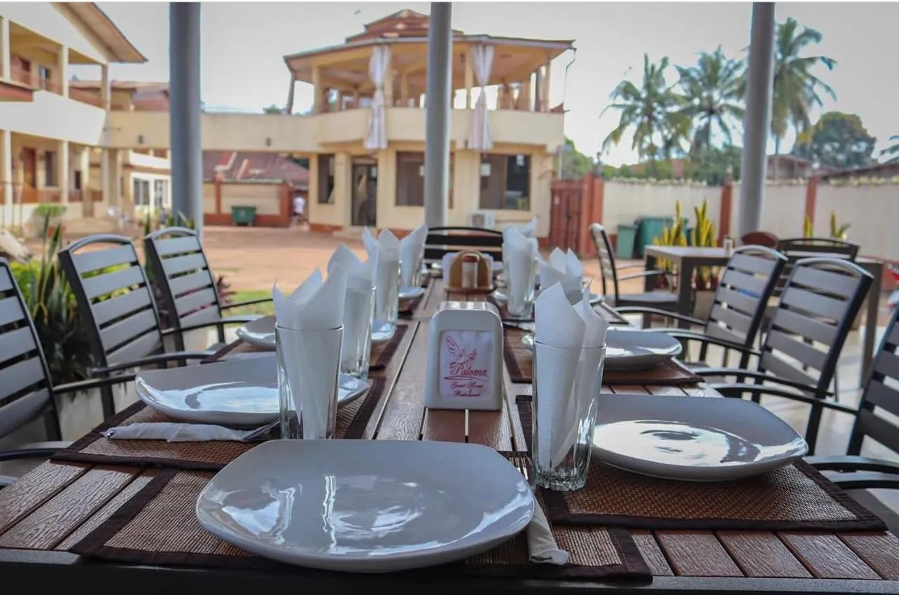 Restaurant/places to eat in Paloma Guest House