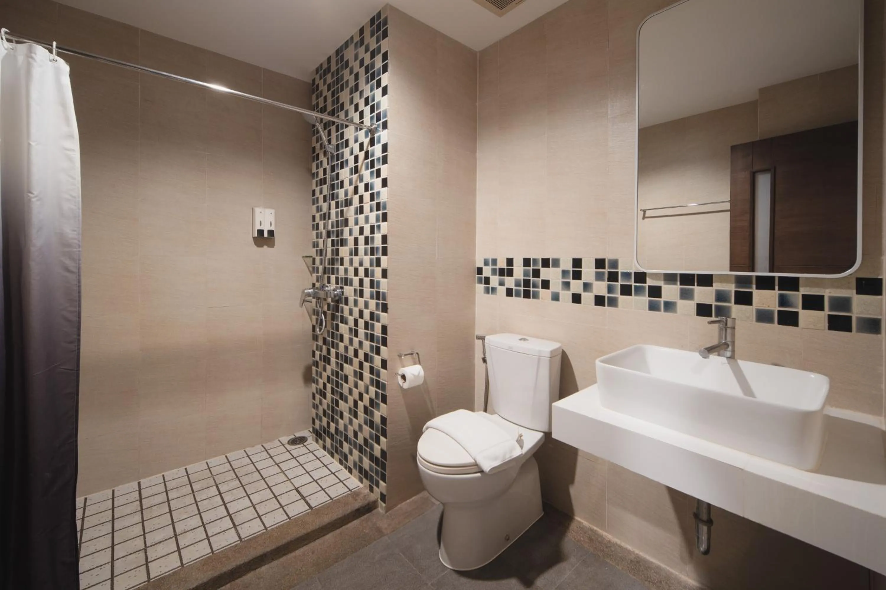 Toilet in Grand Alpine Hotel