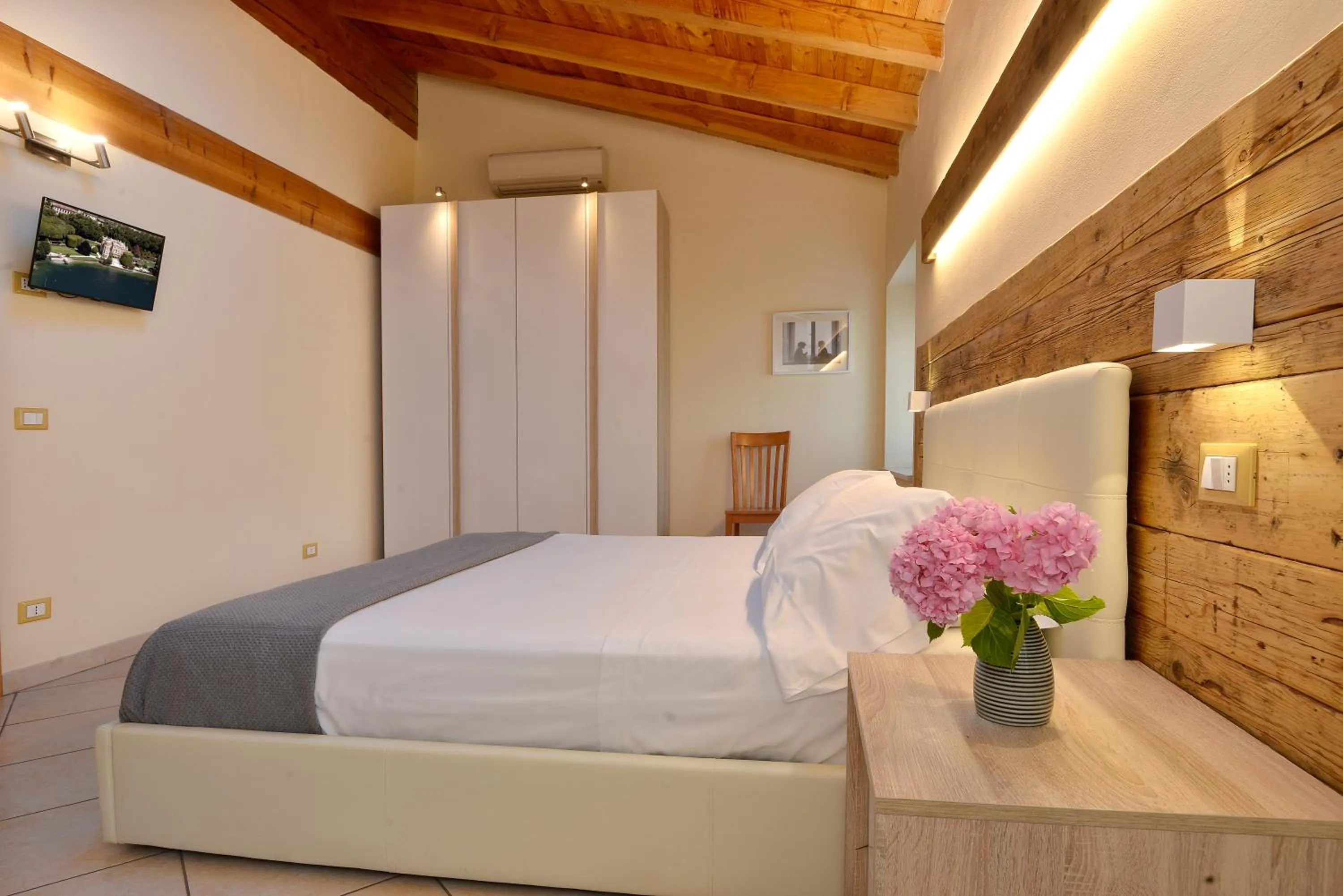 Bedroom, Bed in Antiche Rive Holidays Apartments