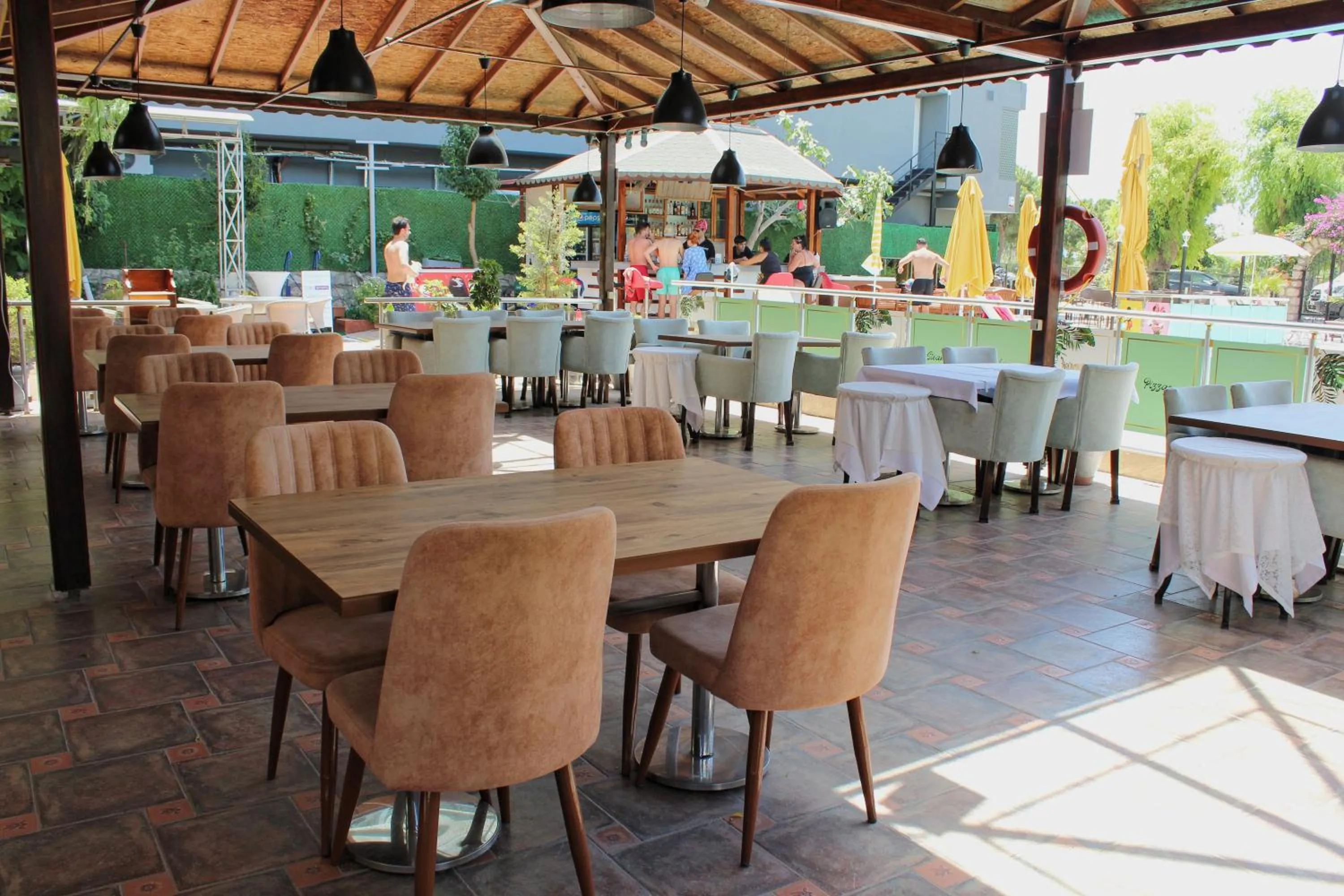 Restaurant/places to eat in Panormos Hotel