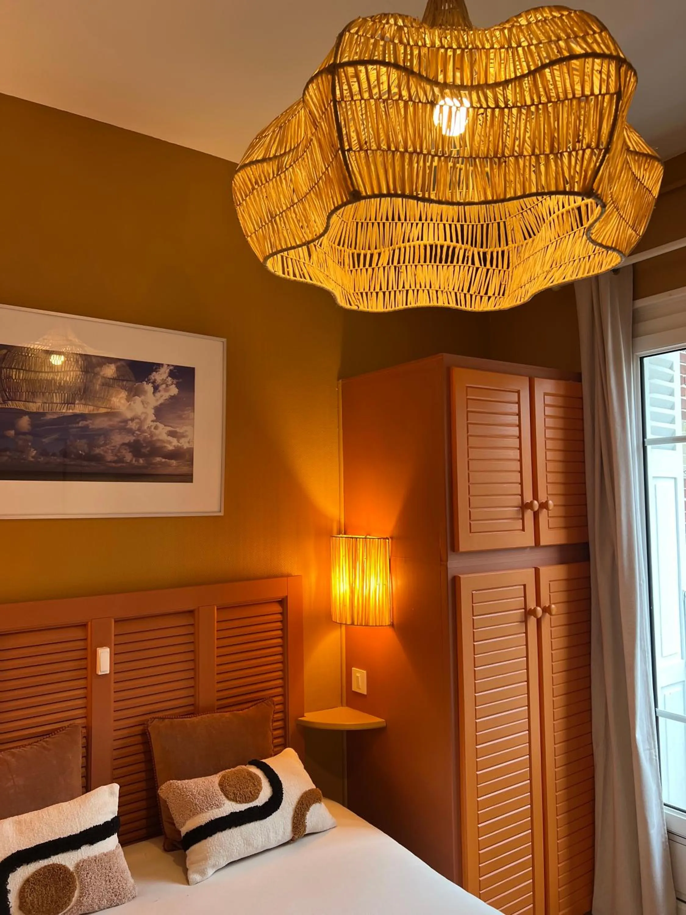 Bed in Hôtel De La Terrasse