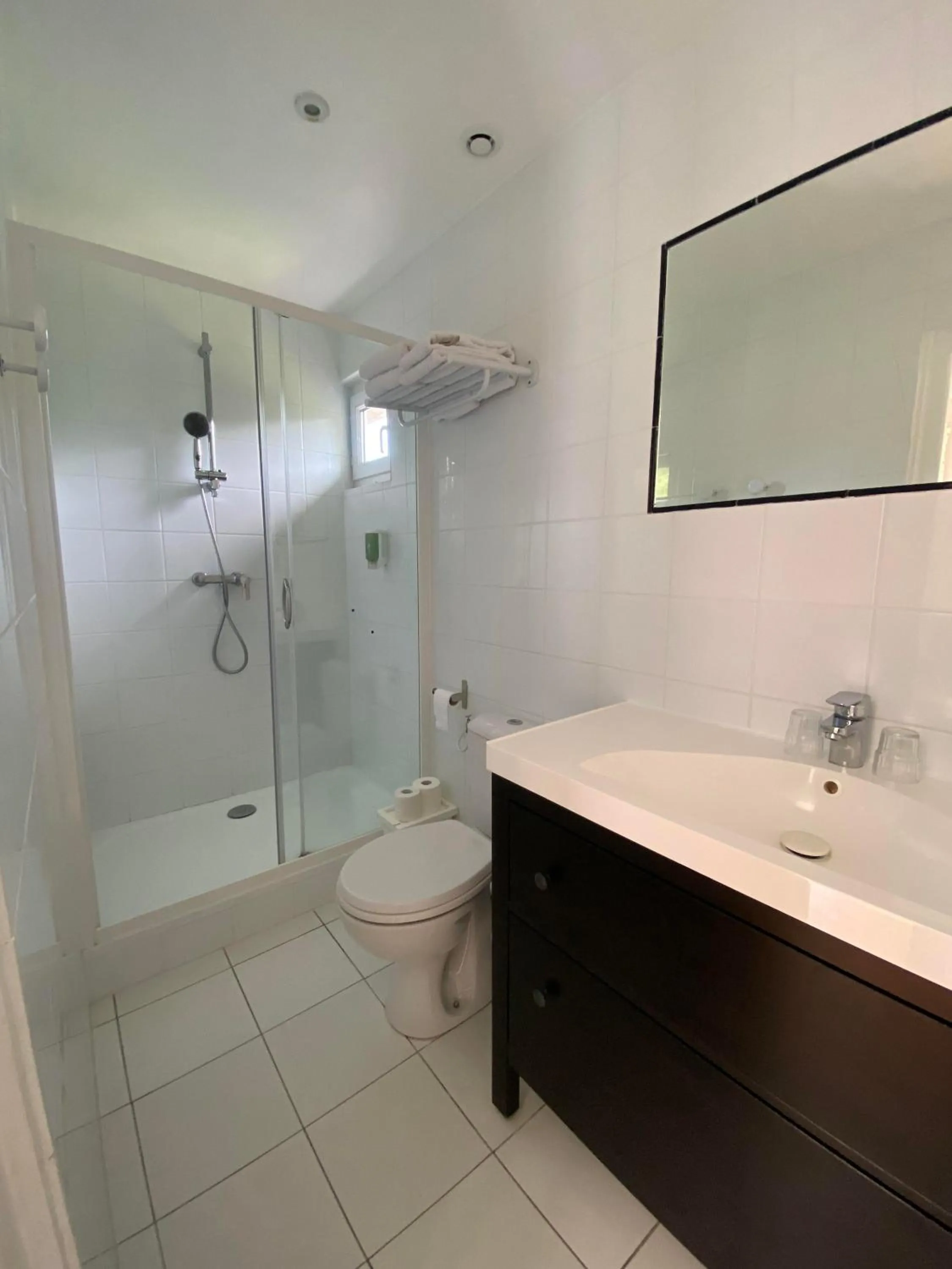 Bathroom in Hôtel De La Terrasse