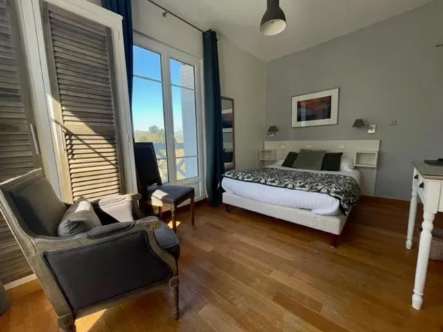 Bed in Hôtel De La Terrasse