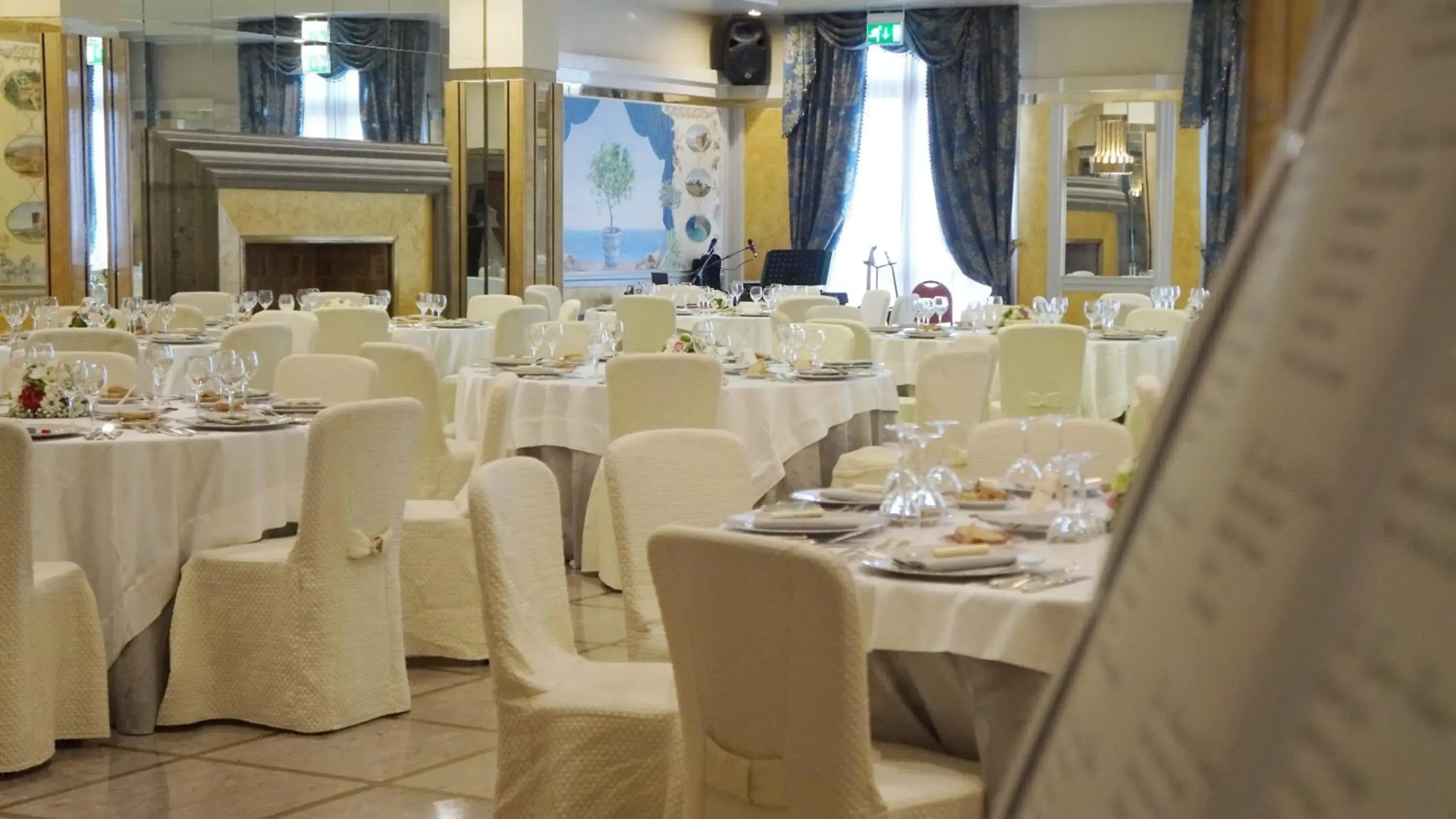 Restaurant/places to eat in 501 Hotel Restaurant/places to eat in 501 Hotel