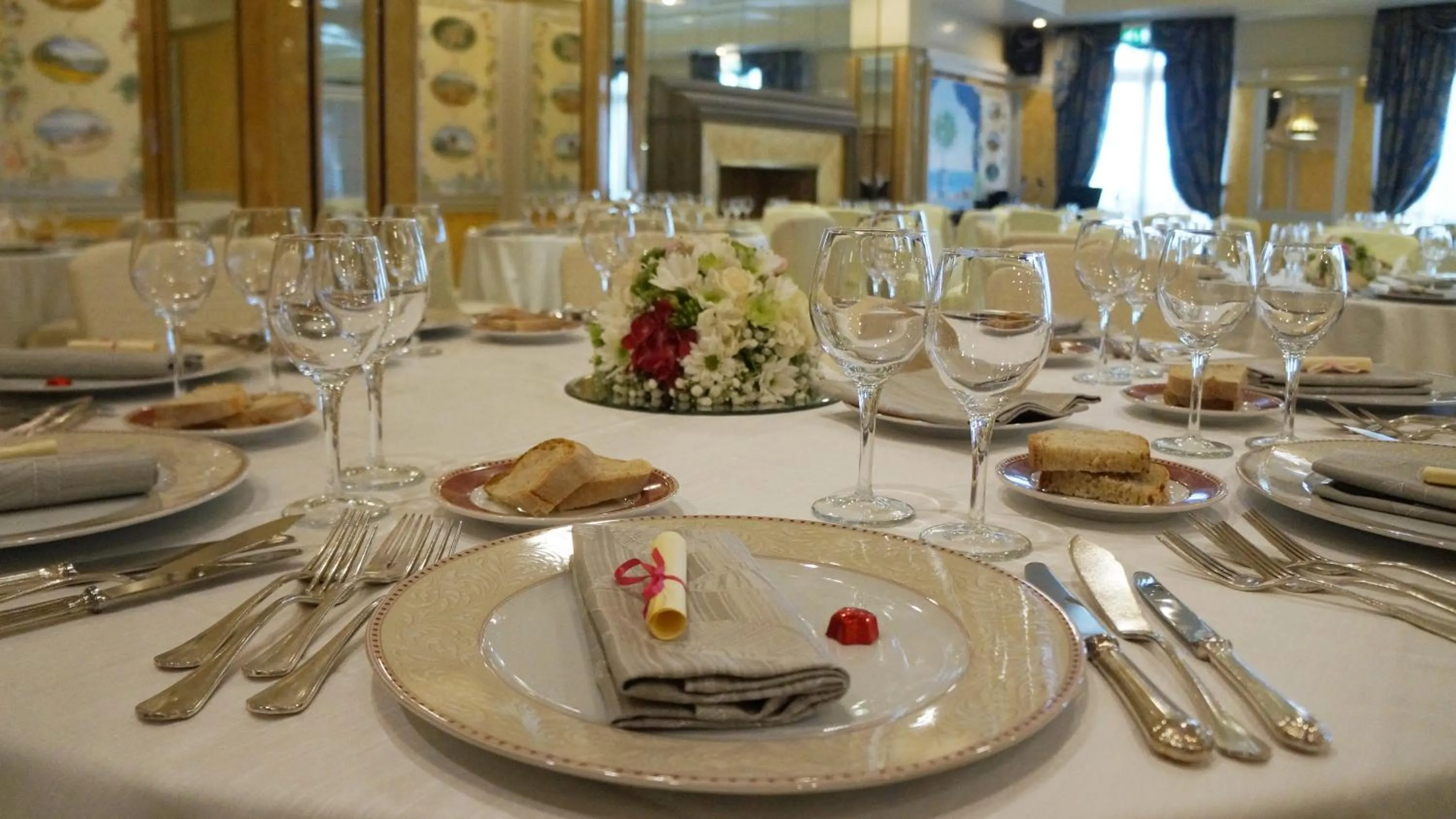 Restaurant/places to eat in 501 Hotel