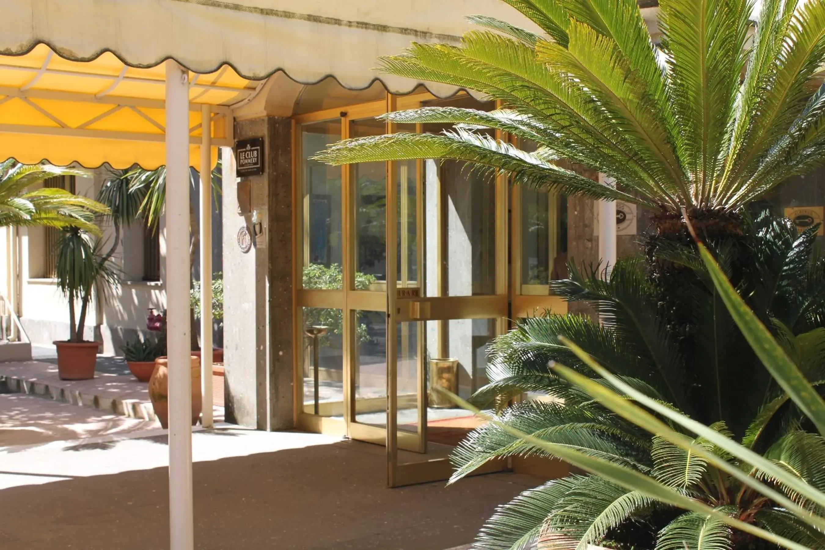 Facade/entrance in 501 Hotel Facade/entrance in 501 Hotel