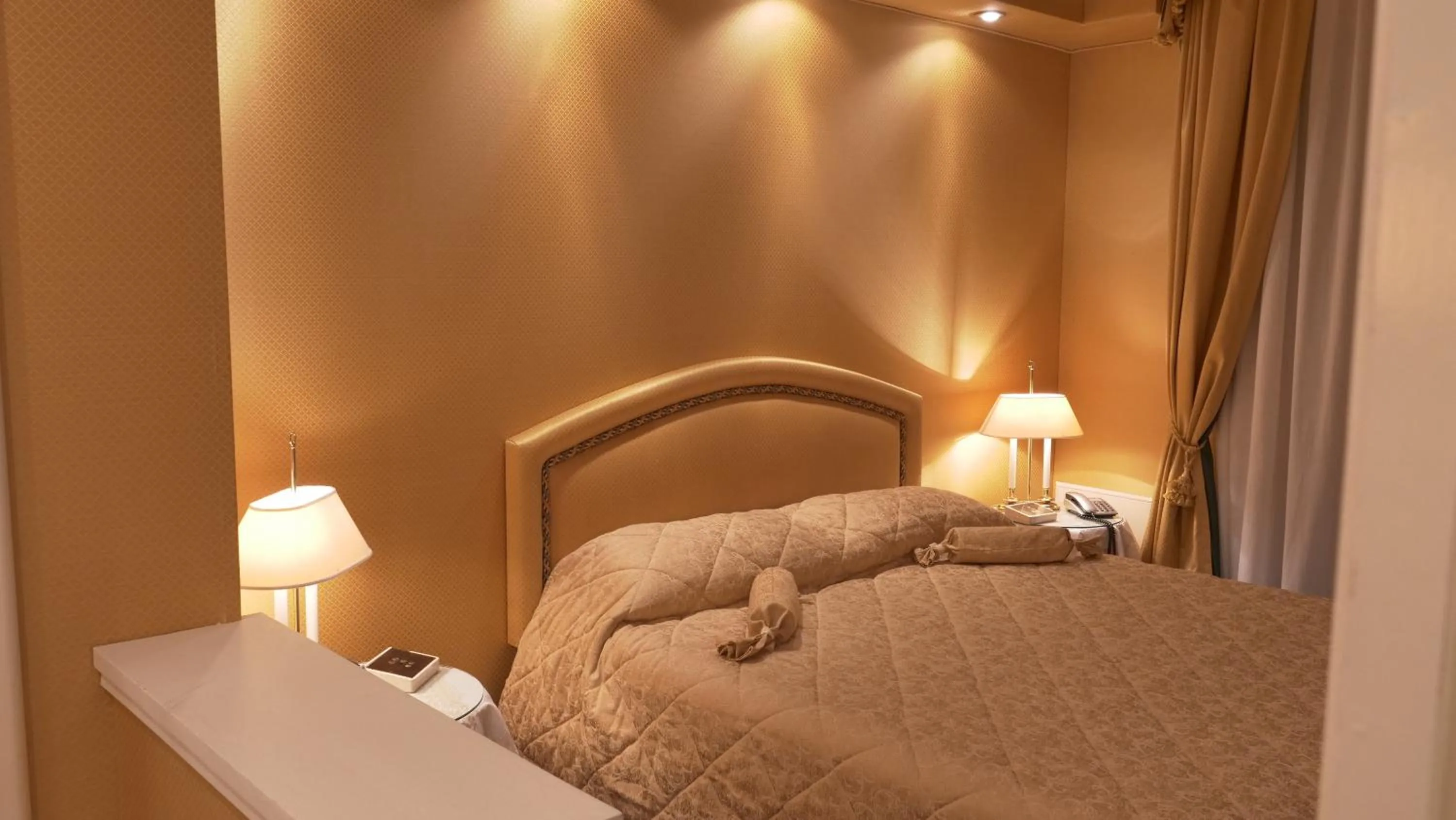 Bedroom, Bed in 501 Hotel