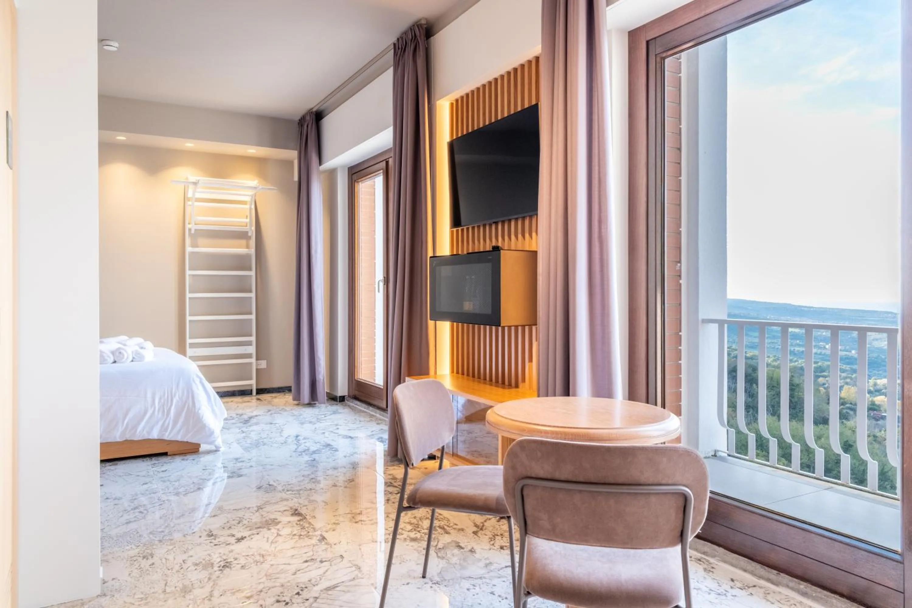 Sea view, Bed in 501 Hotel