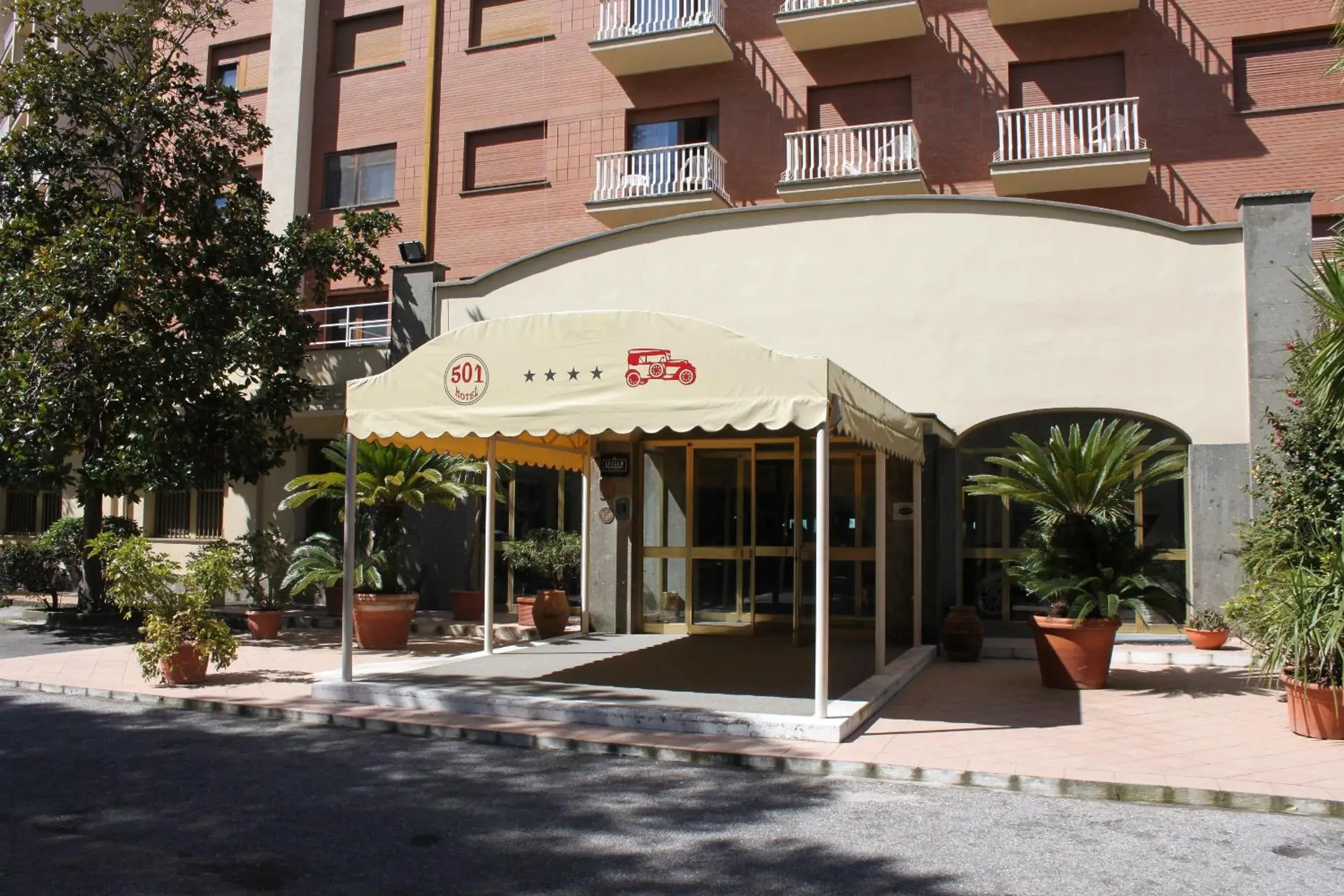 Facade/entrance in 501 Hotel Facade/entrance in 501 Hotel