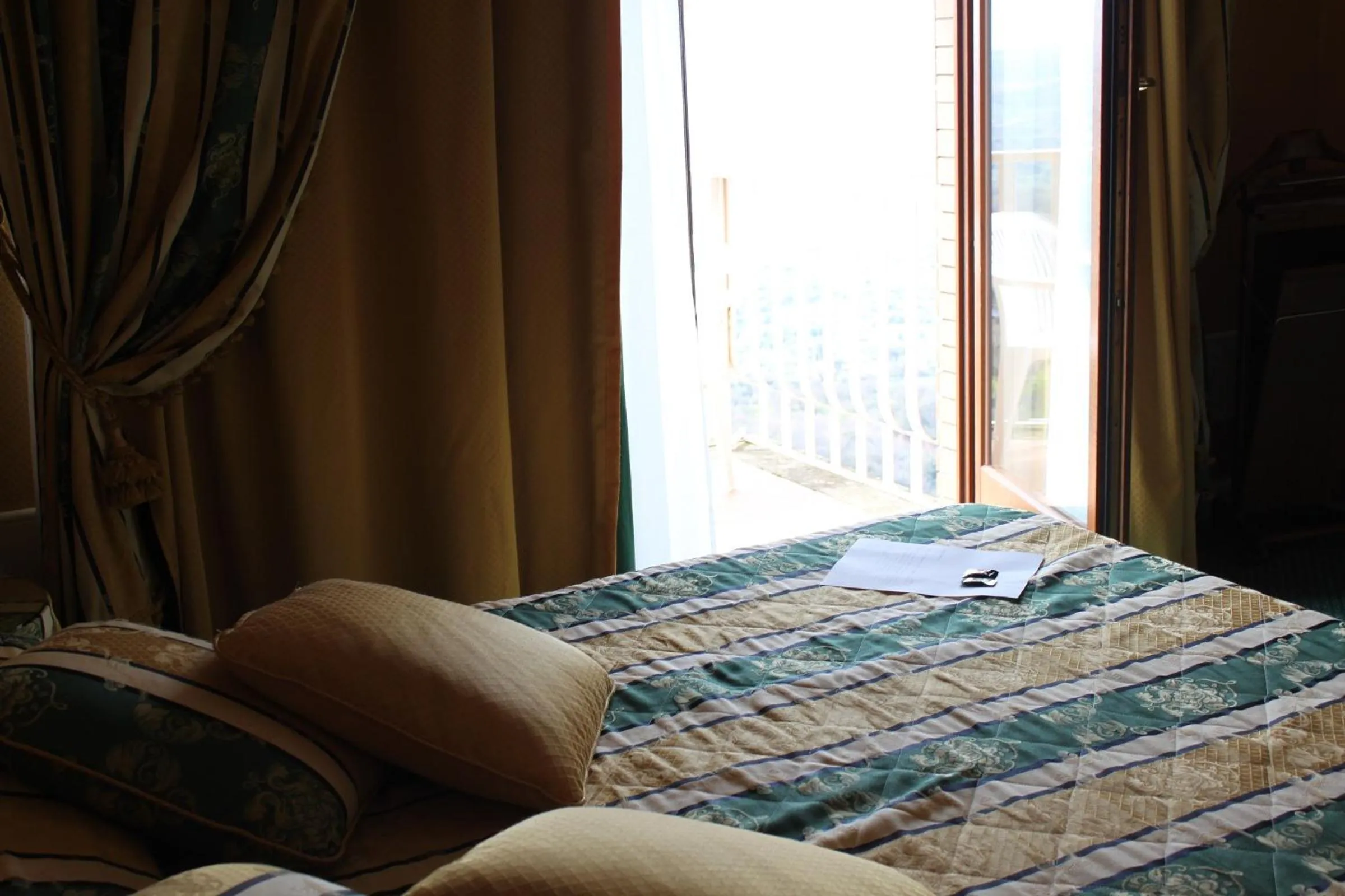 Day, Bed in 501 Hotel