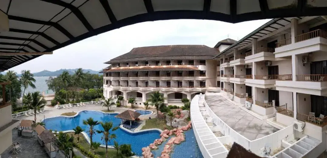 Pool view in The Orient Star Resort Lumut Pool view in The Orient Star Resort Lumut