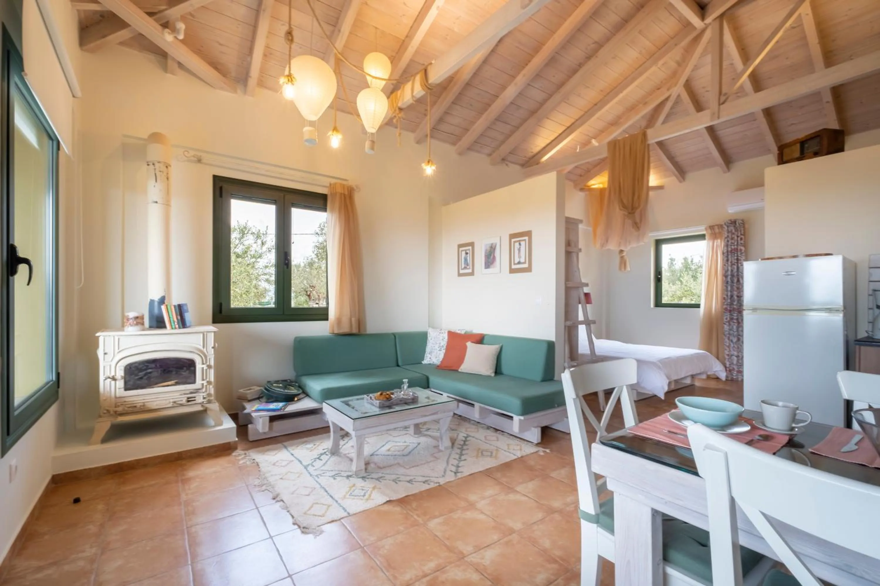 Area and facilities in Chamaloni Cottages