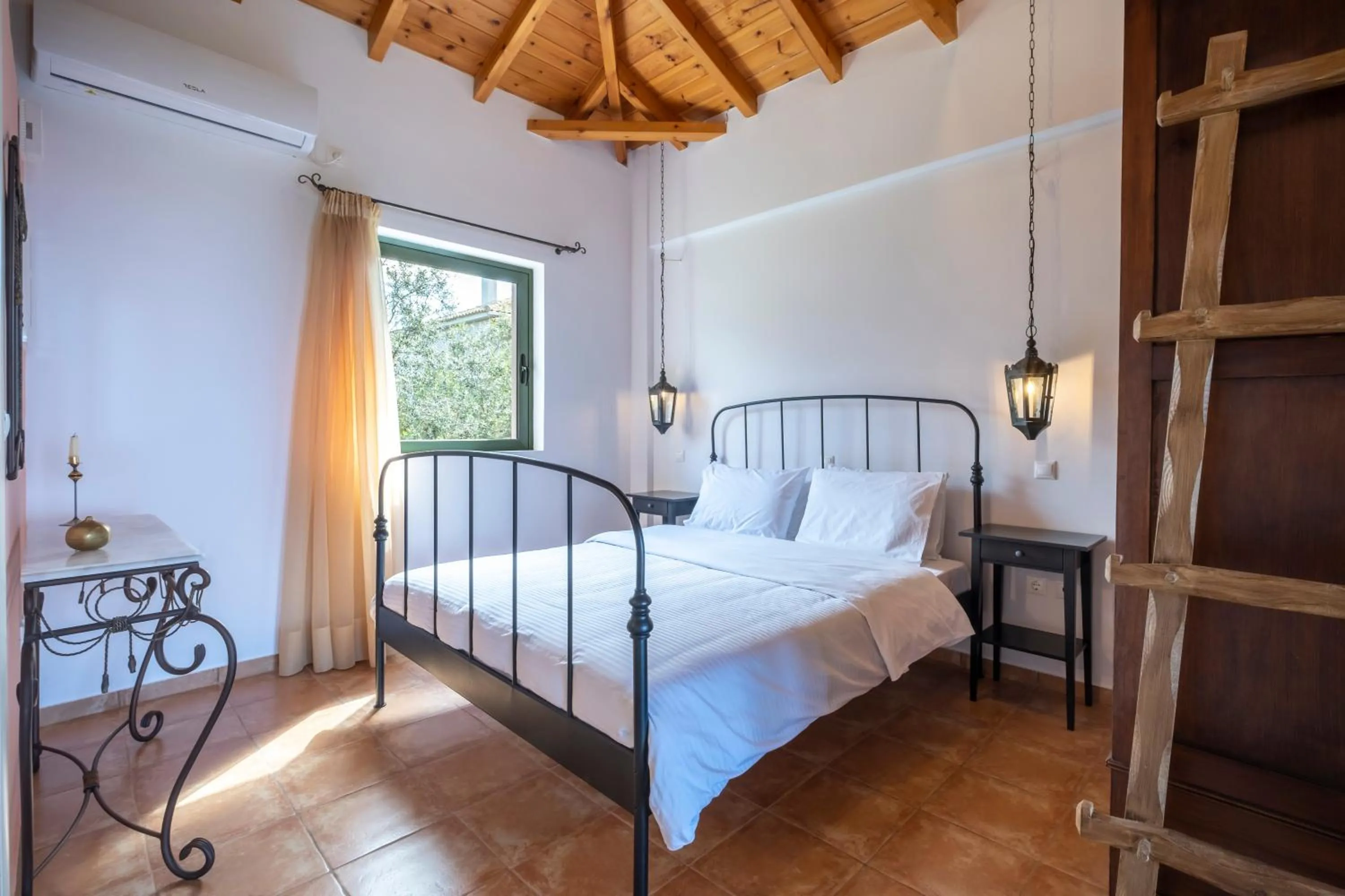 Bedroom, Bed in Chamaloni Cottages
