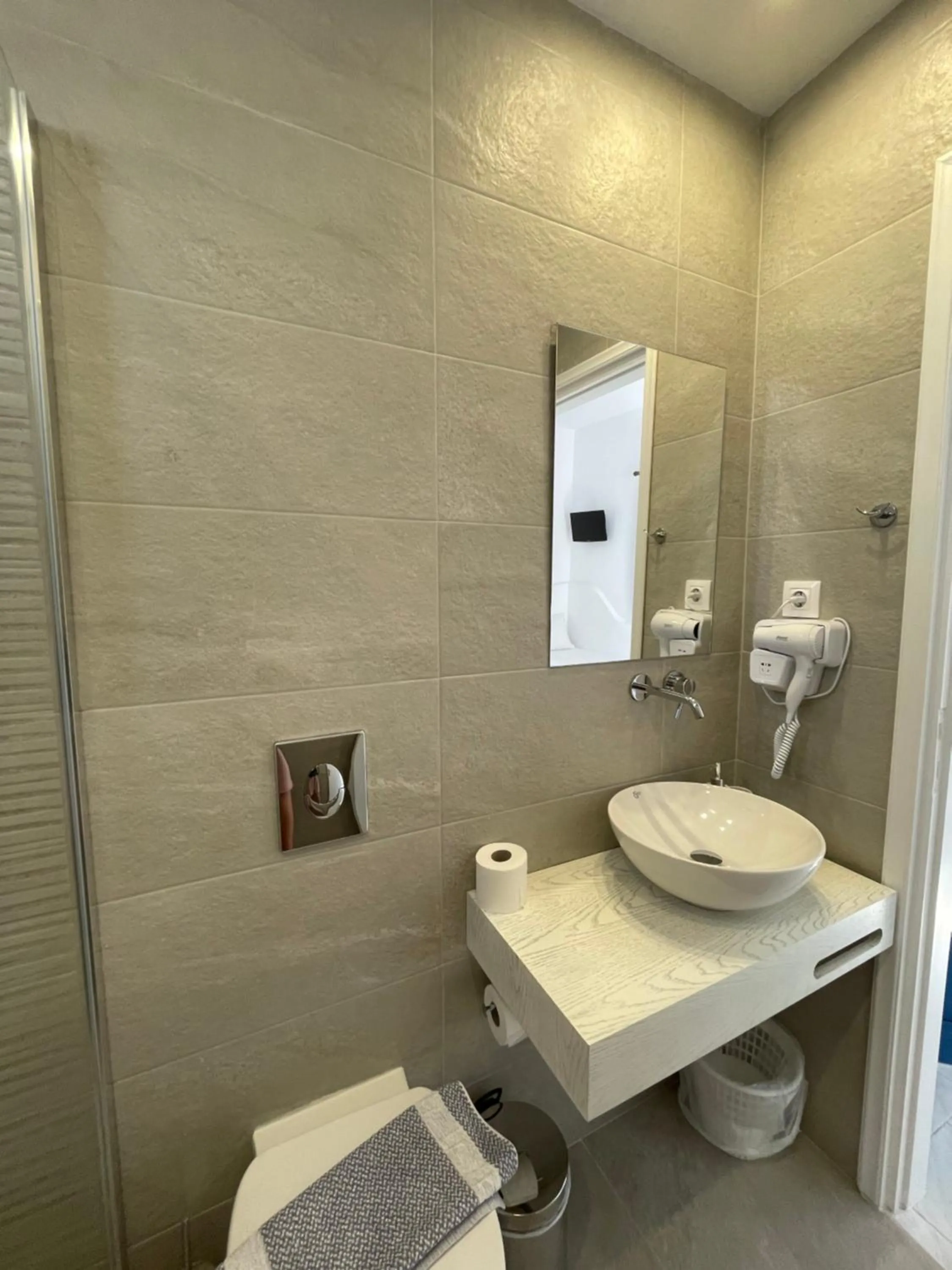 Bathroom in Captain Stavros Milos