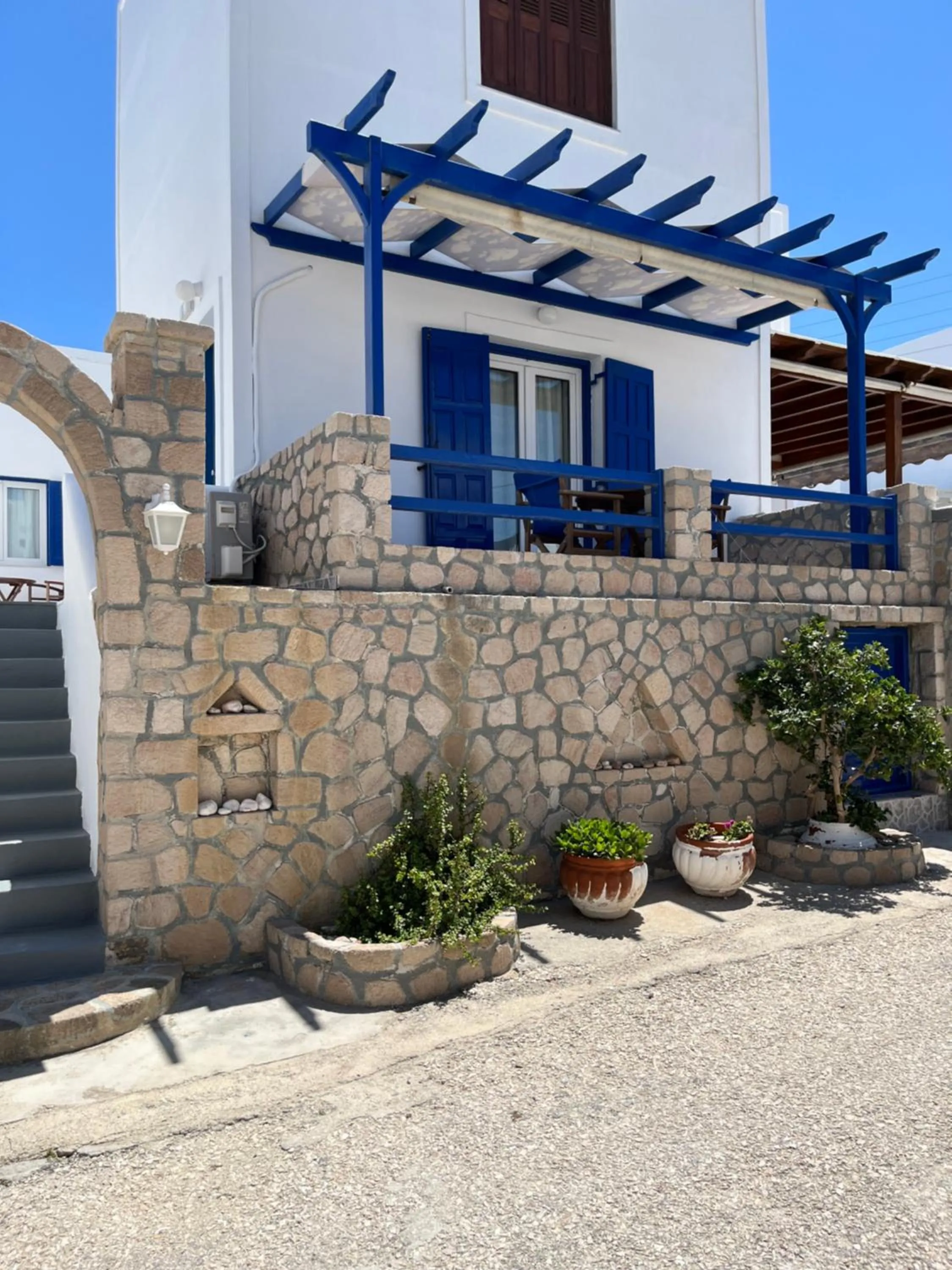 Property building in Captain Stavros Milos