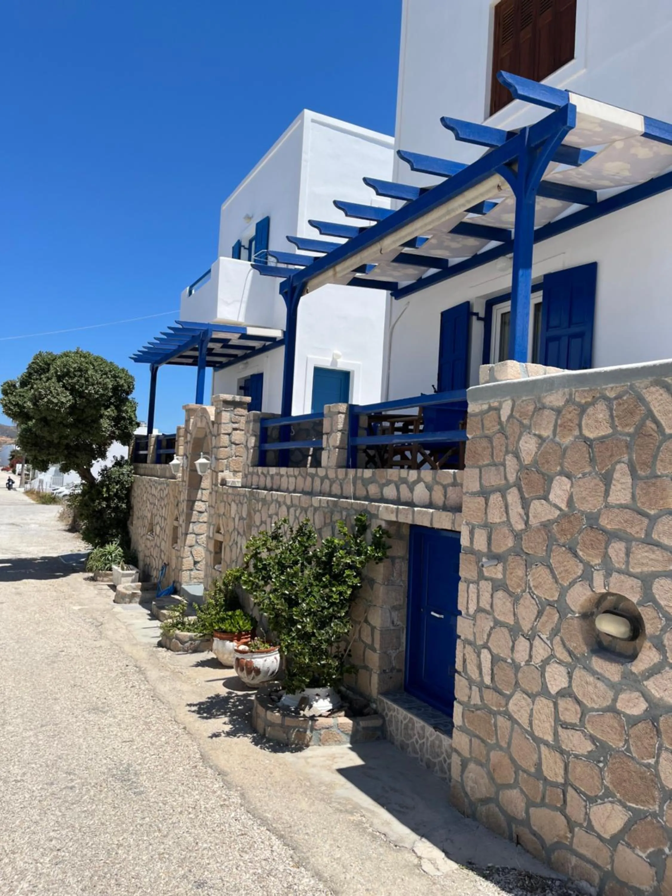Property building in Captain Stavros Milos