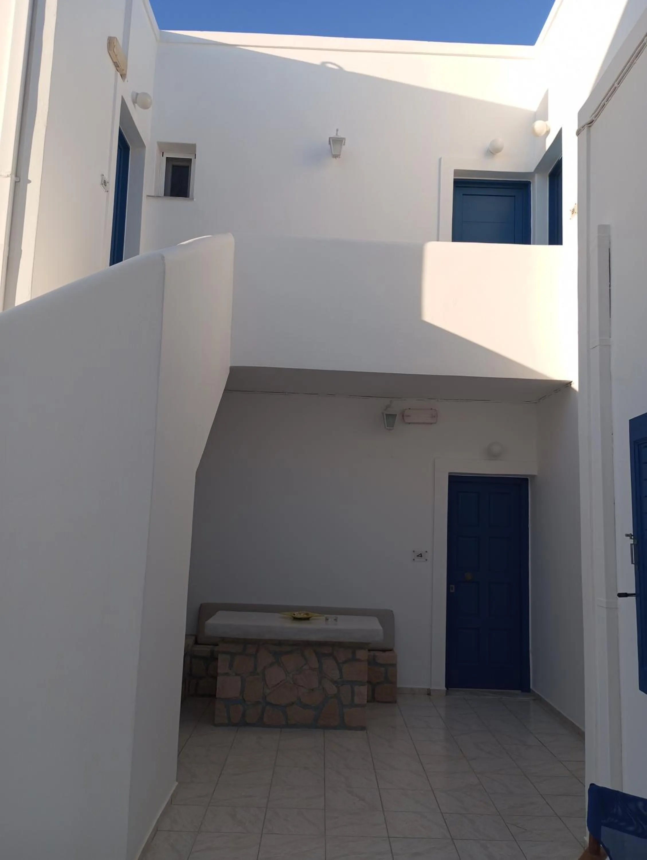 Property building in Captain Stavros Milos