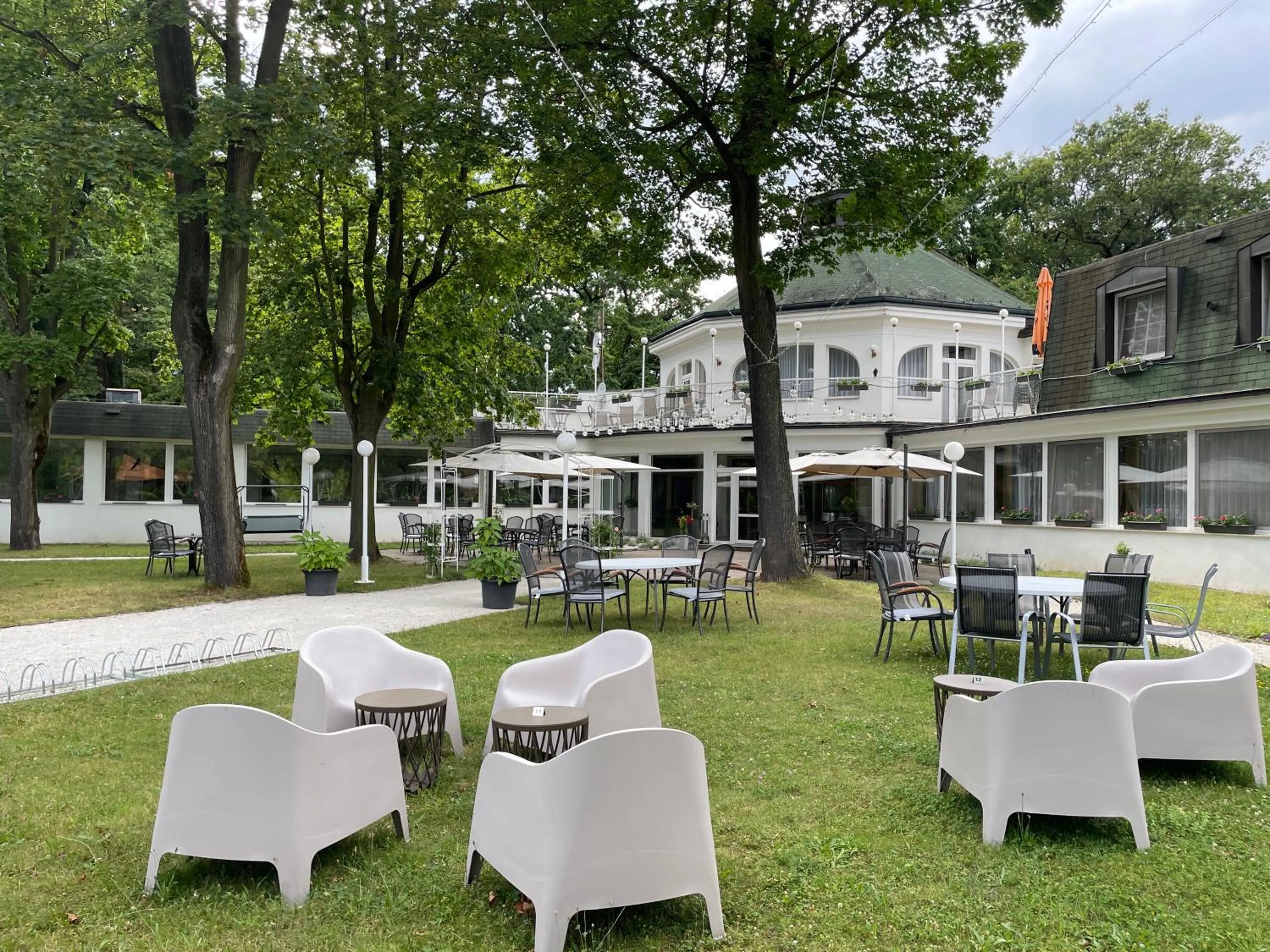 Spring in Hotel Ostrov