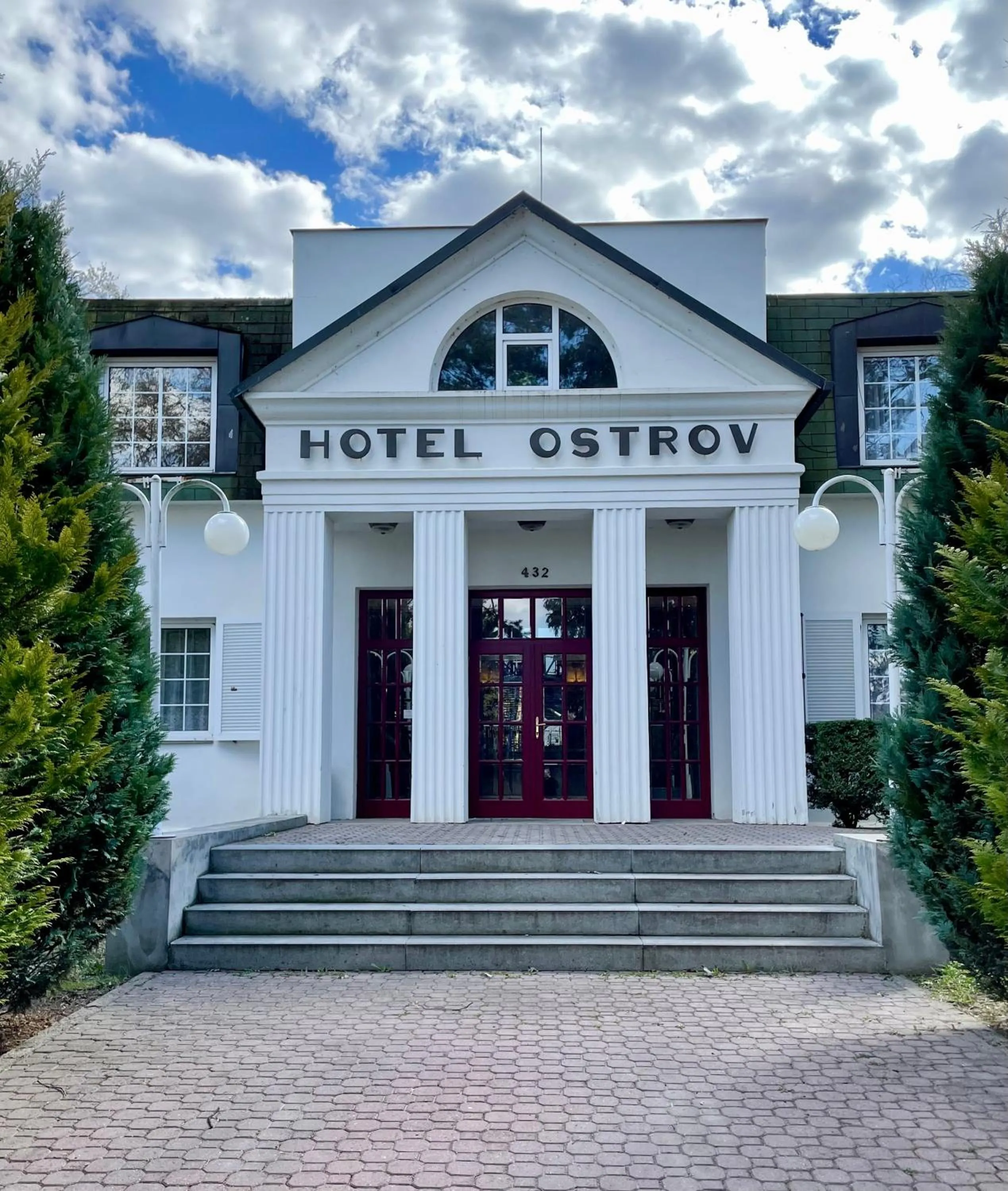 Facade/entrance in Hotel Ostrov