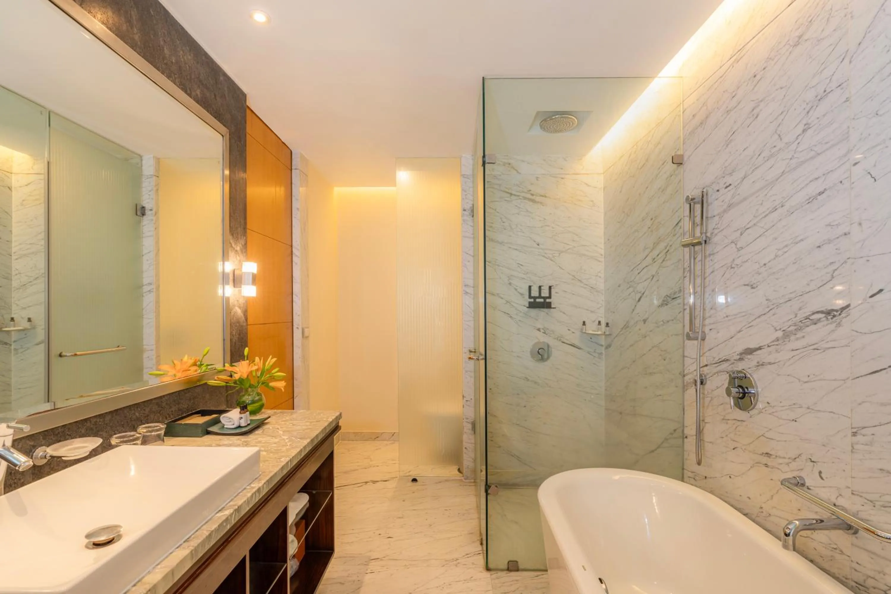 Shower in Hyatt Regency Pune Hotel & Residences