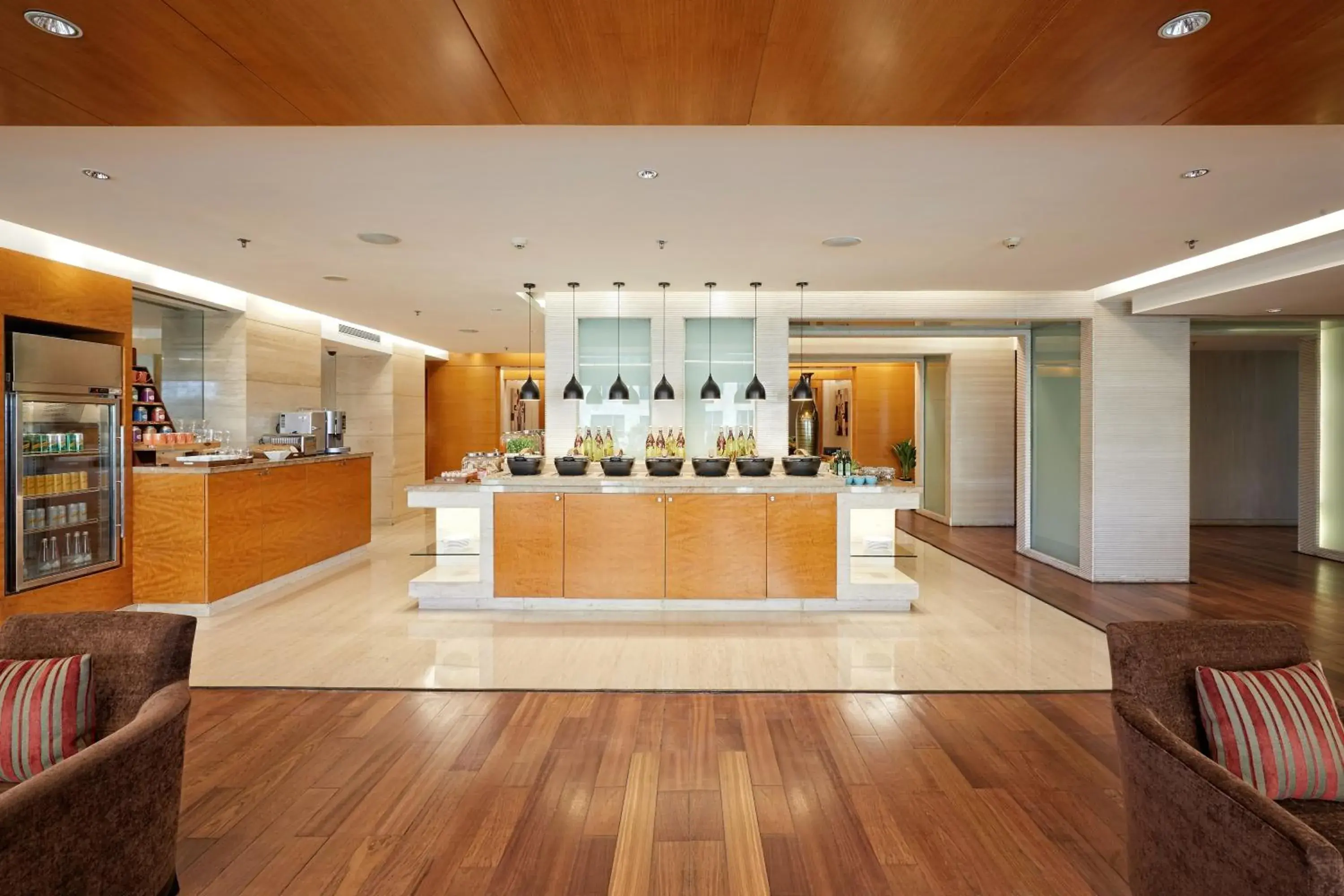 Lounge or bar in Hyatt Regency Pune Hotel & Residences Lounge or bar in Hyatt Regency Pune Hotel & Residences