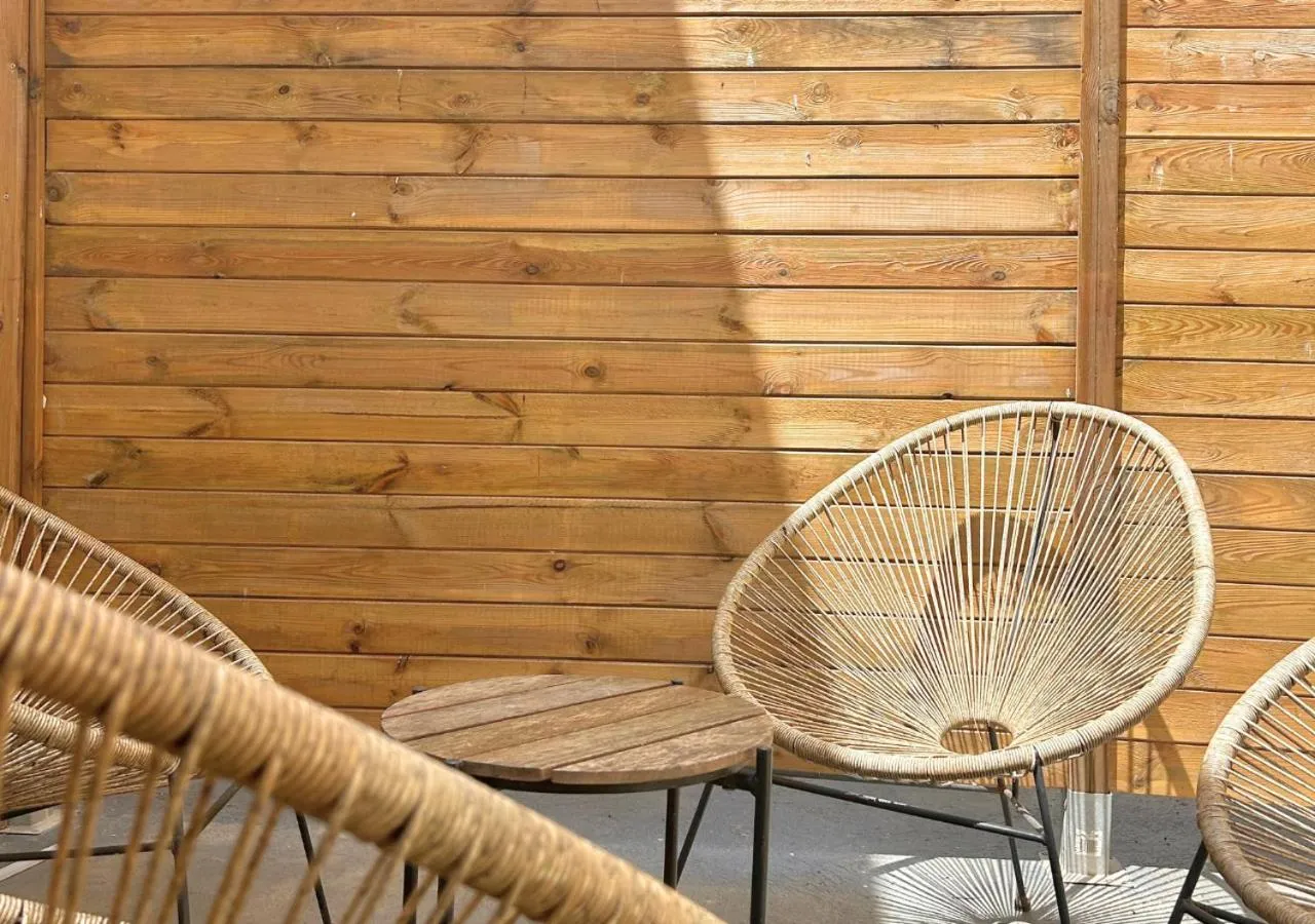 Patio in Hôtel Le Carnon