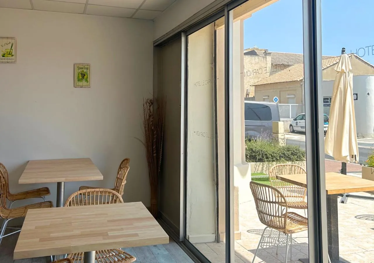 Breakfast in Hôtel Le Carnon