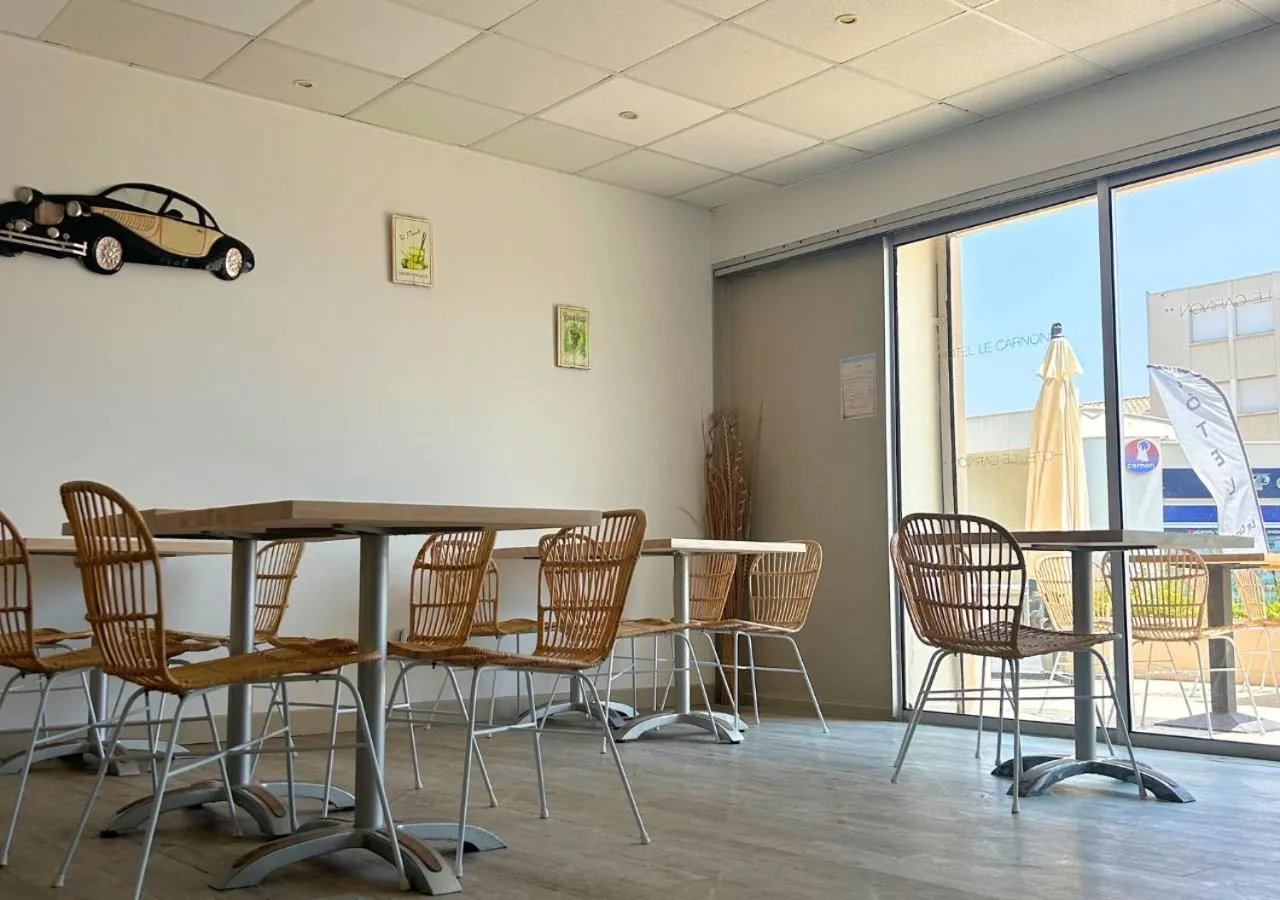 Breakfast in Hôtel Le Carnon