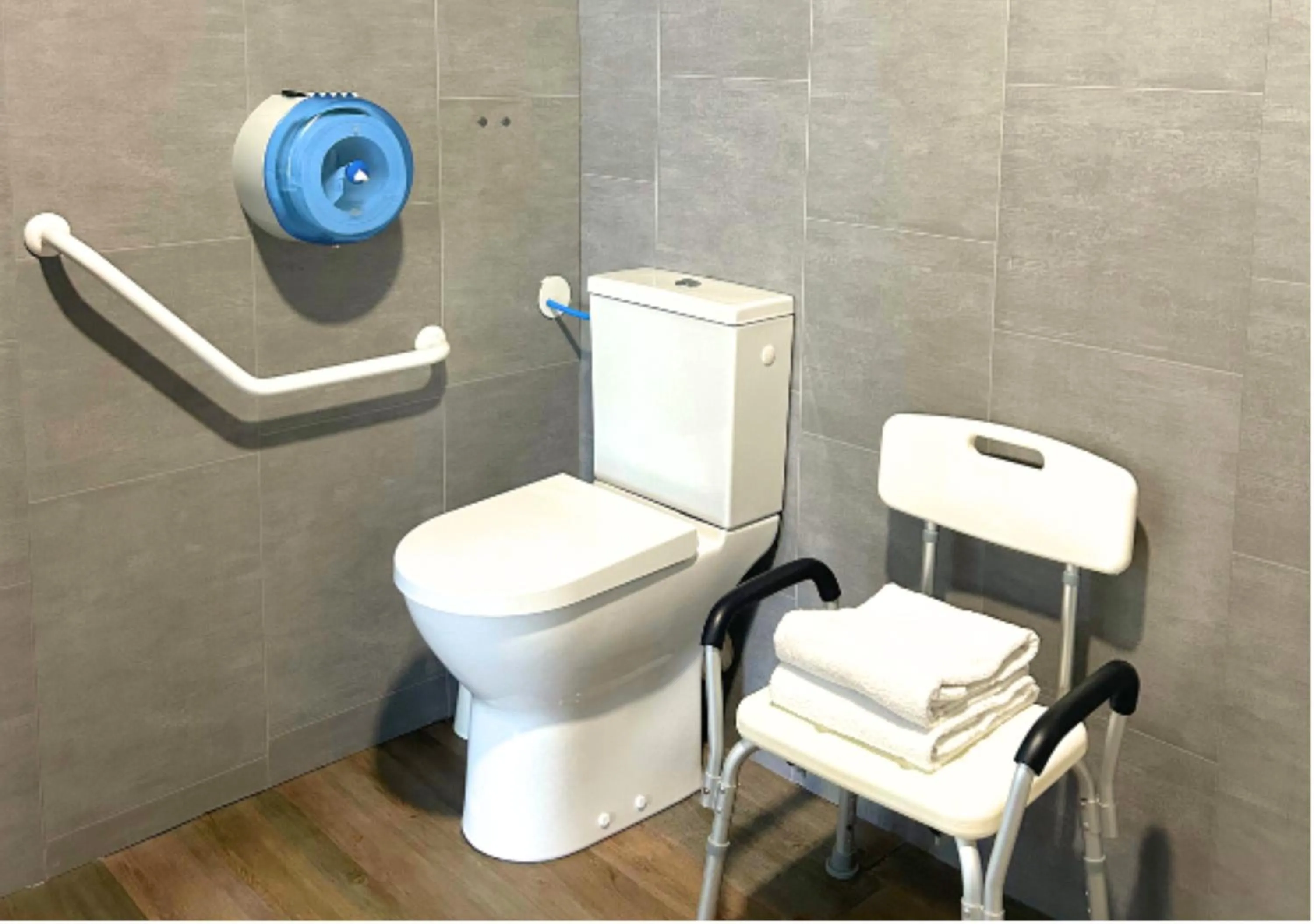 Toilet in Hôtel Le Carnon