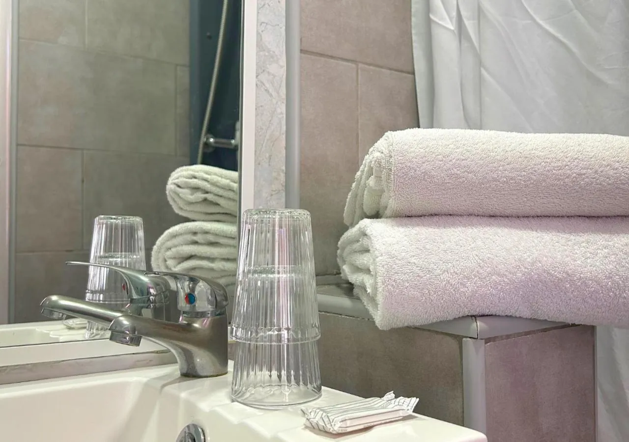 Bathroom in Hôtel Le Carnon