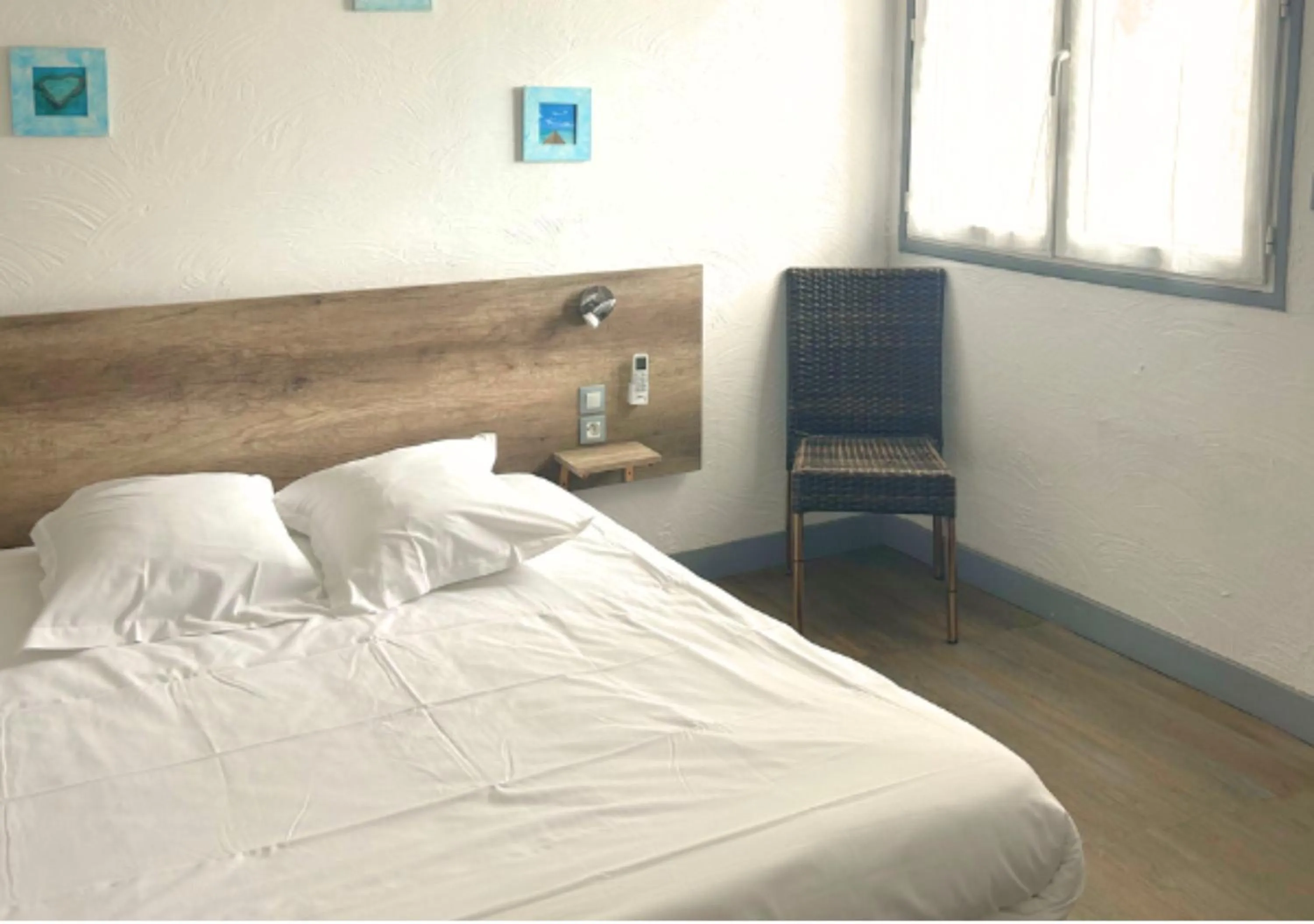 Bed in Hôtel Le Carnon