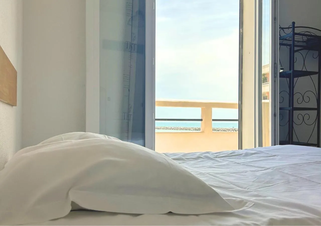 Bed in Hôtel Le Carnon