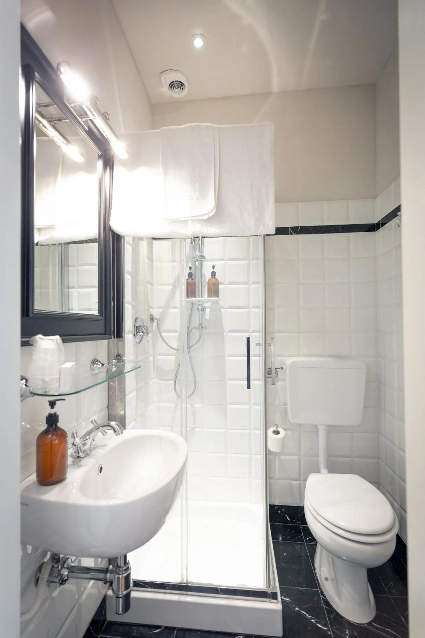 Shower in Villino Fiorentino