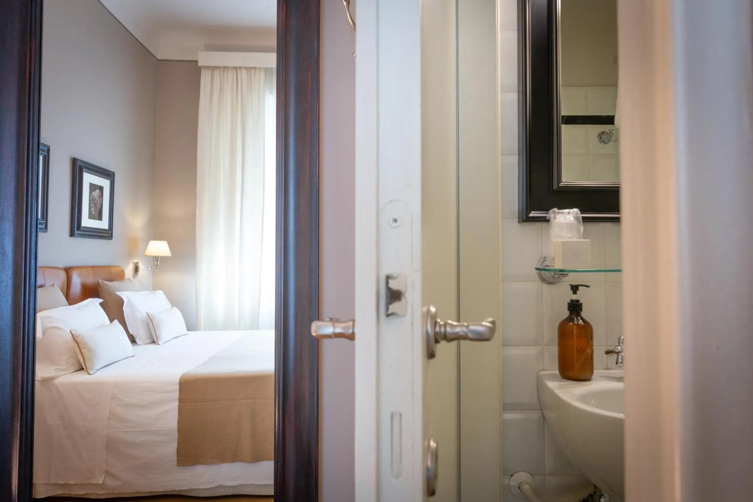 Bathroom, Bed in Villino Fiorentino