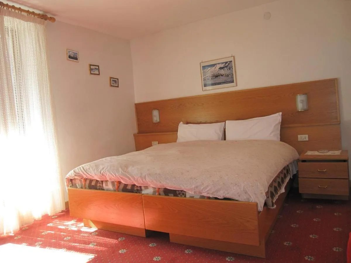 Bed in Hotel Presena