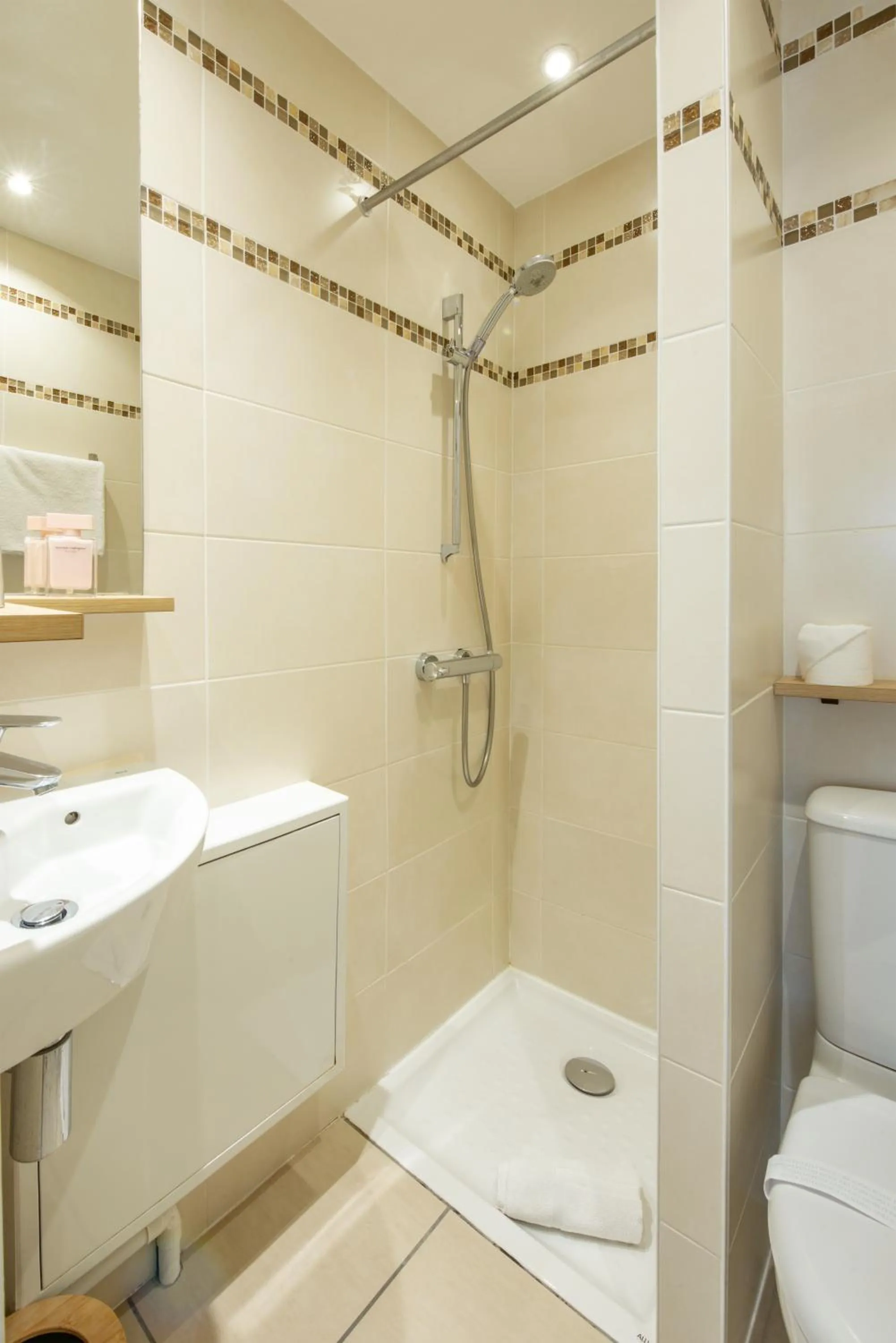 Bathroom in Le Petit Prince