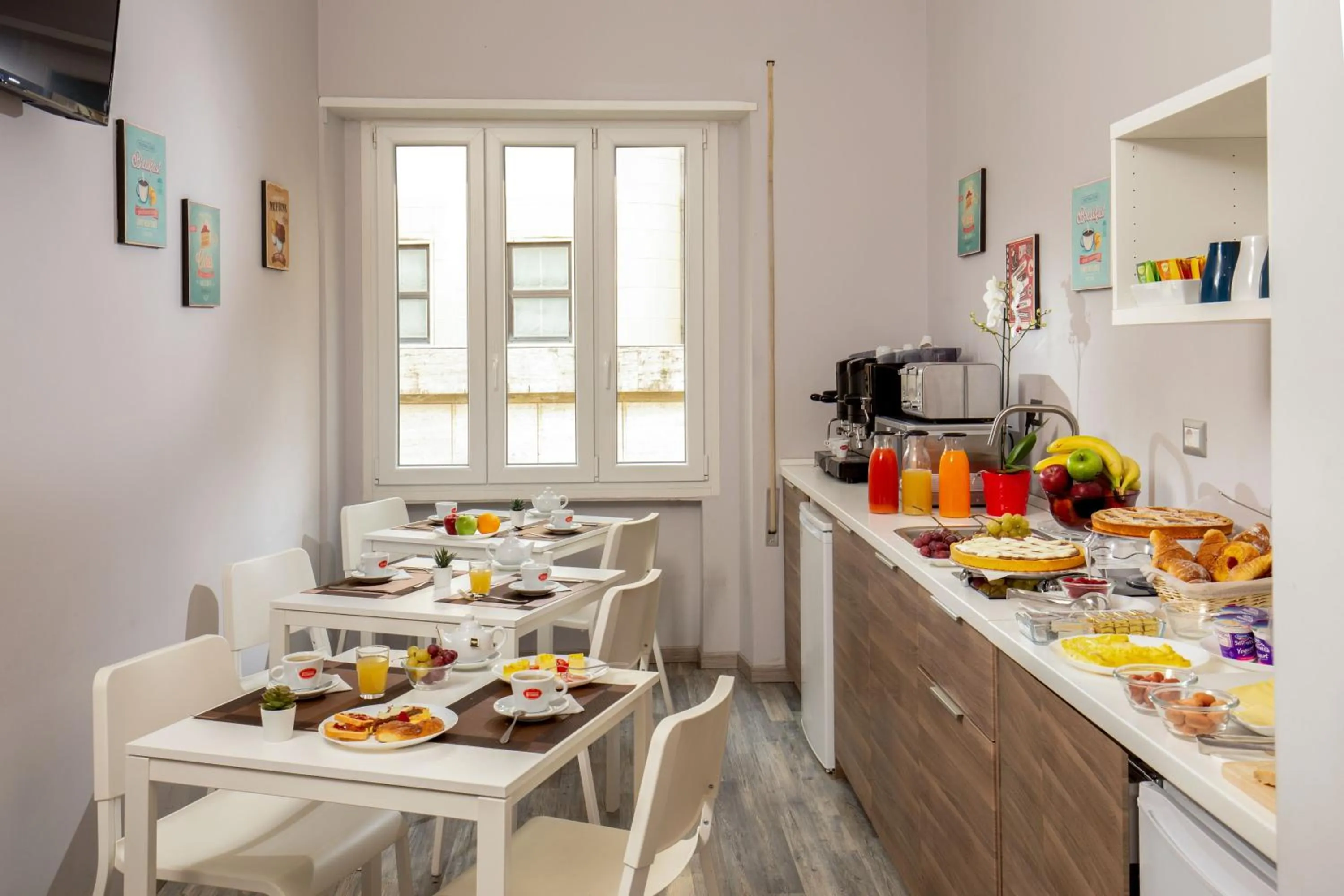 Food and drinks in Prima Guest House Collection