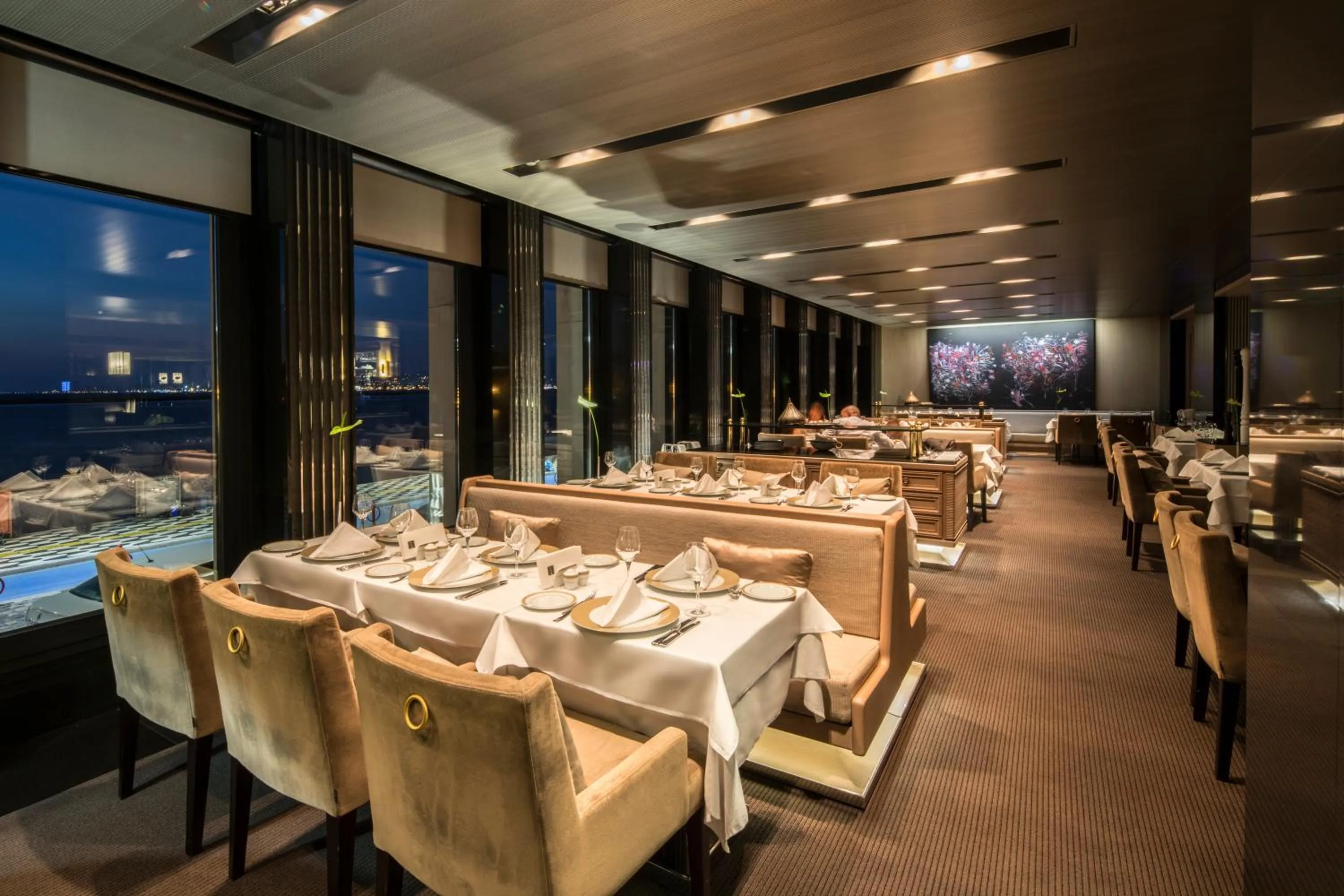 Restaurant/places to eat in Key Hotel