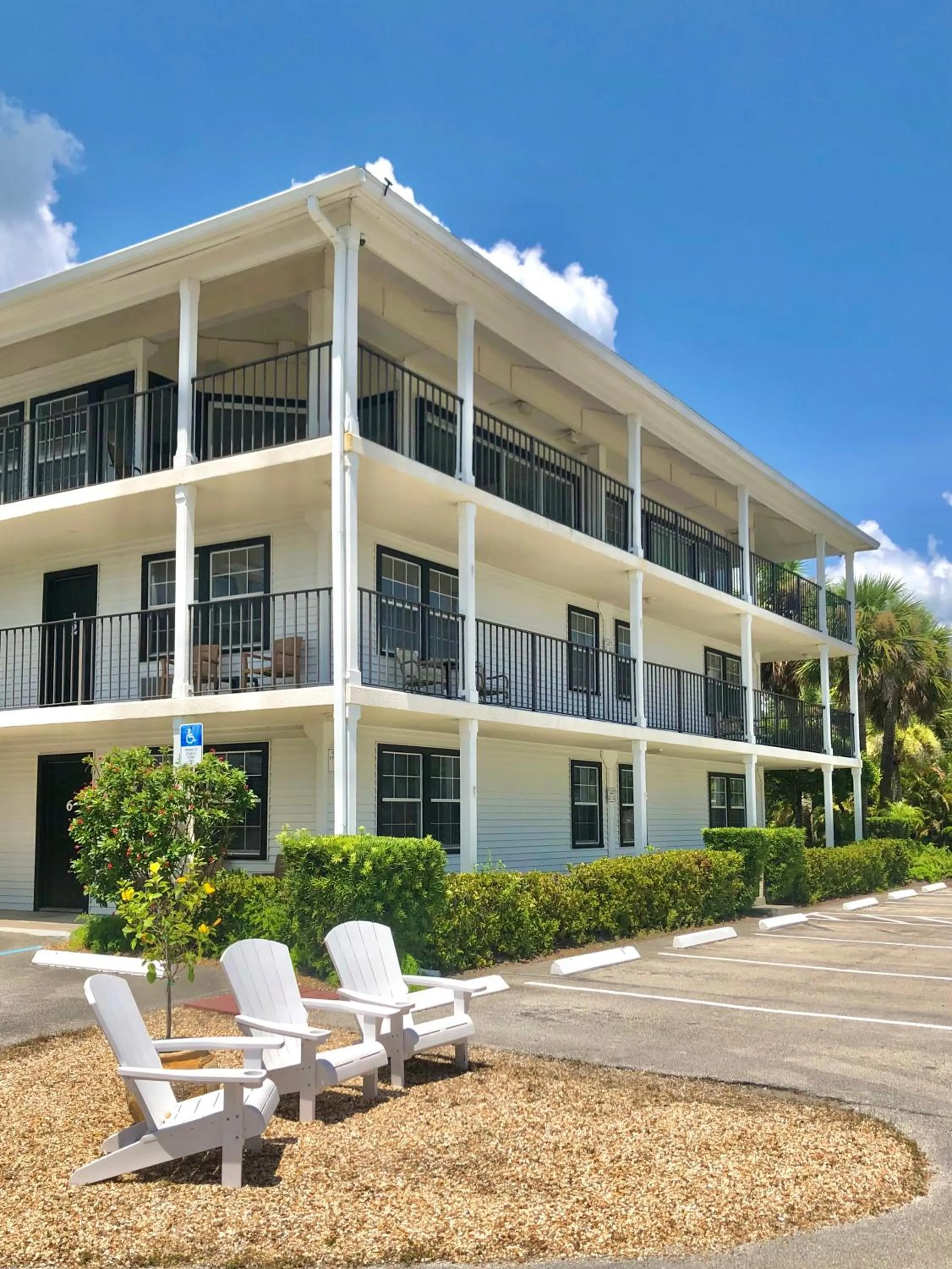 Property building in Davis House Inn