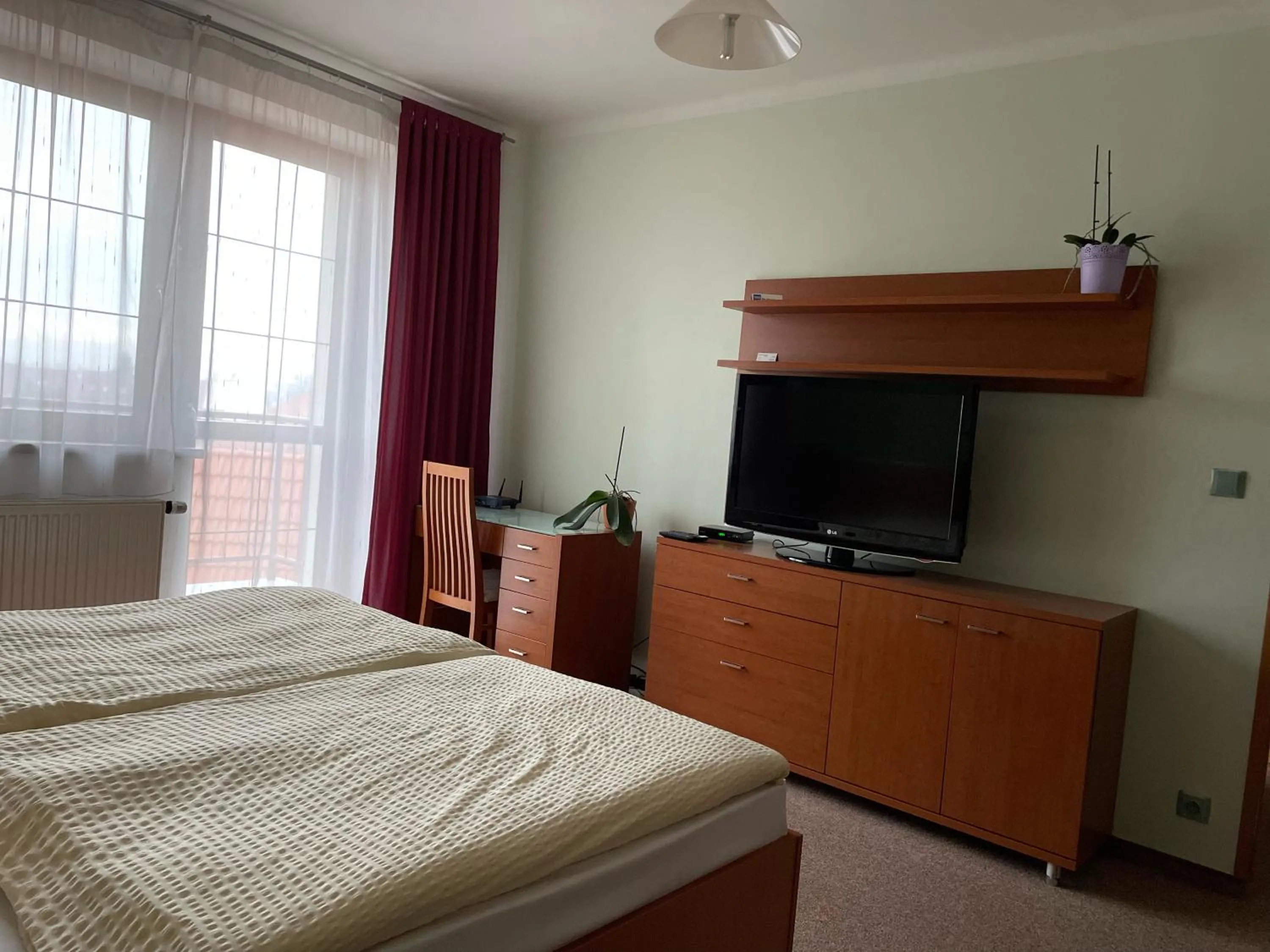 Bedroom, Bed in Hotel Ostrov Garni