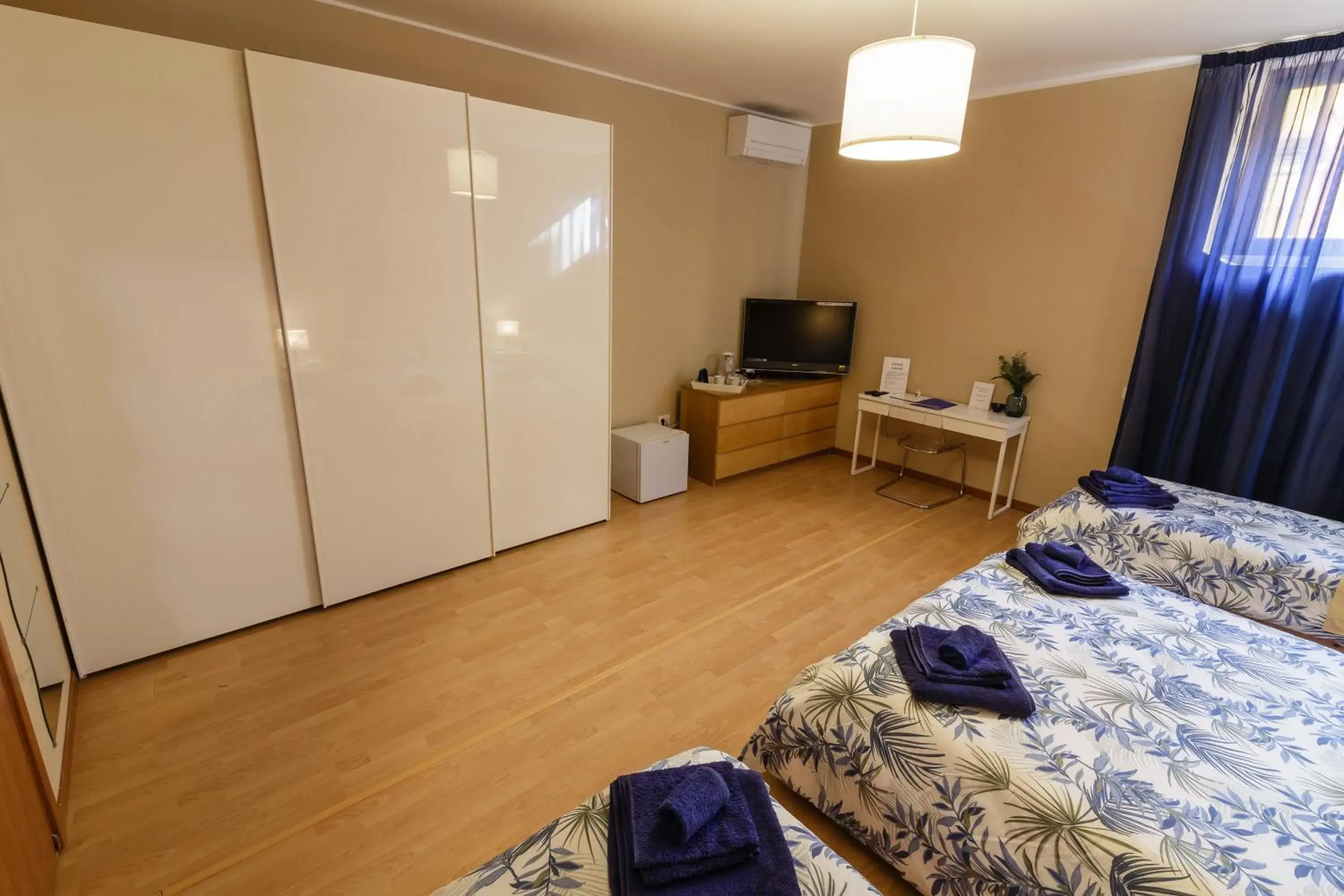 Quadruple Room with Private External Bathroom - single occupancy in Juliette Rooms Quadruple Room with Private External Bathroom - single occupancy in Juliette Rooms