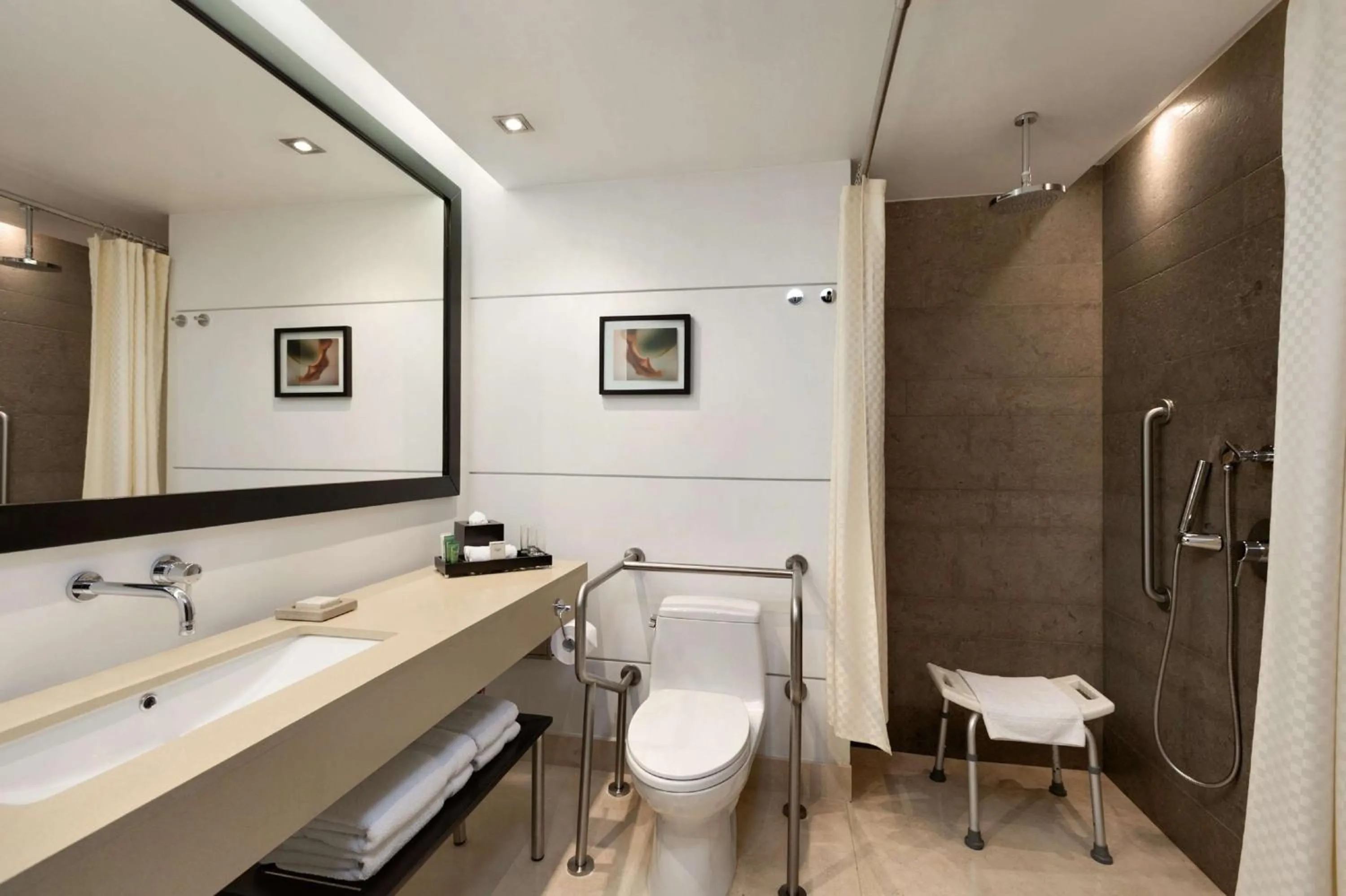 Bathroom in Hilton Bogotá